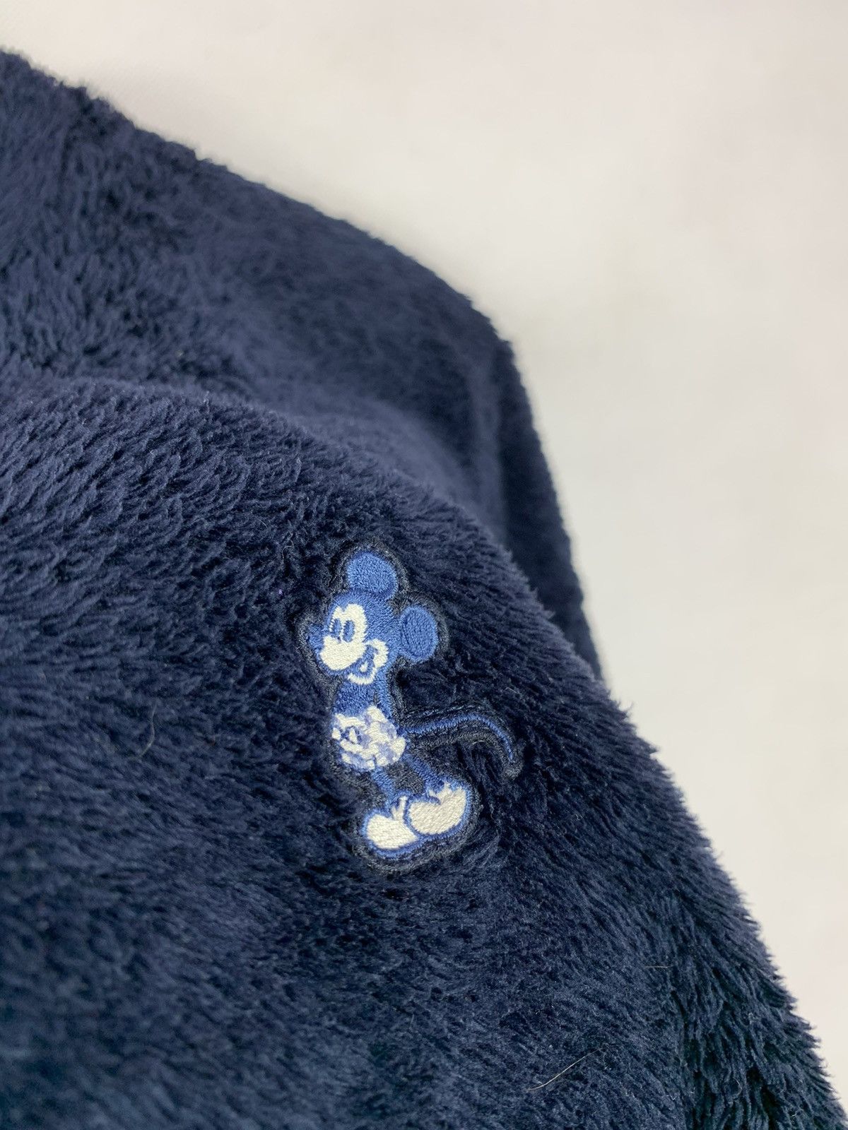 Disney Steals! Uniqlo Disney Mickey Mouse Fleece Pullover Size M / US 6-8 / IT 42-44 - 3 Thumbnail