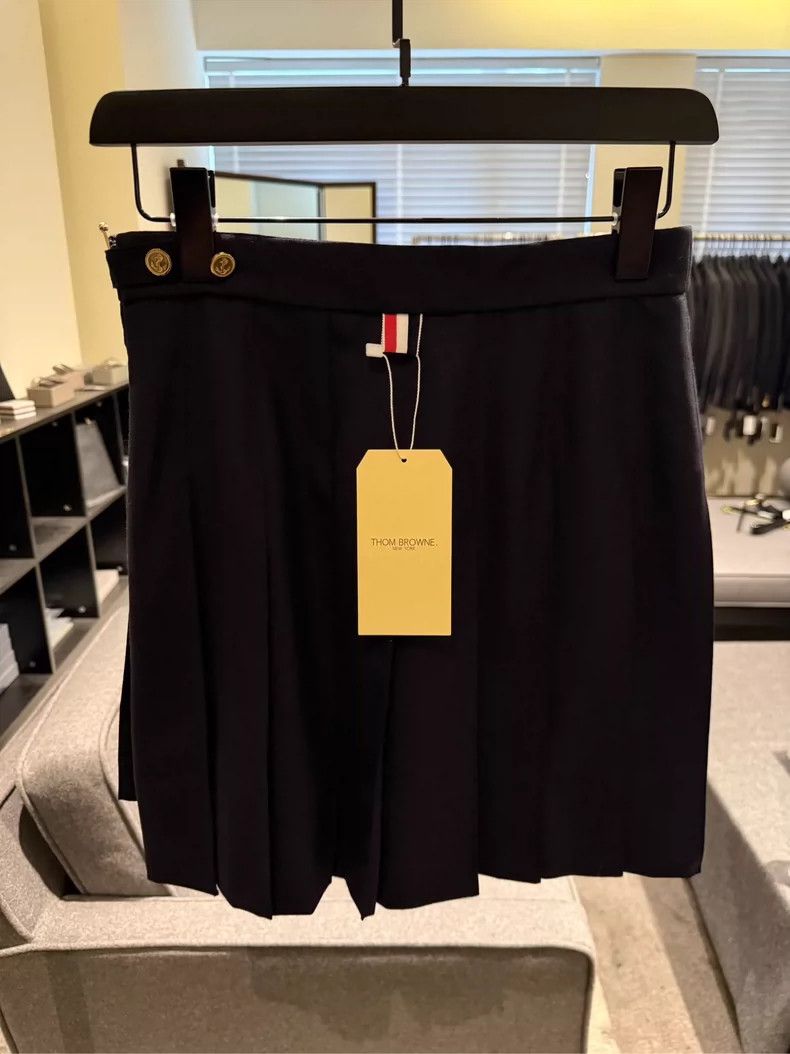 Thom Browne Thom Browne Classic pleated skirt 2505-Nextarrow Size 27" / US 4 / IT 40 - 2 Thumbnail