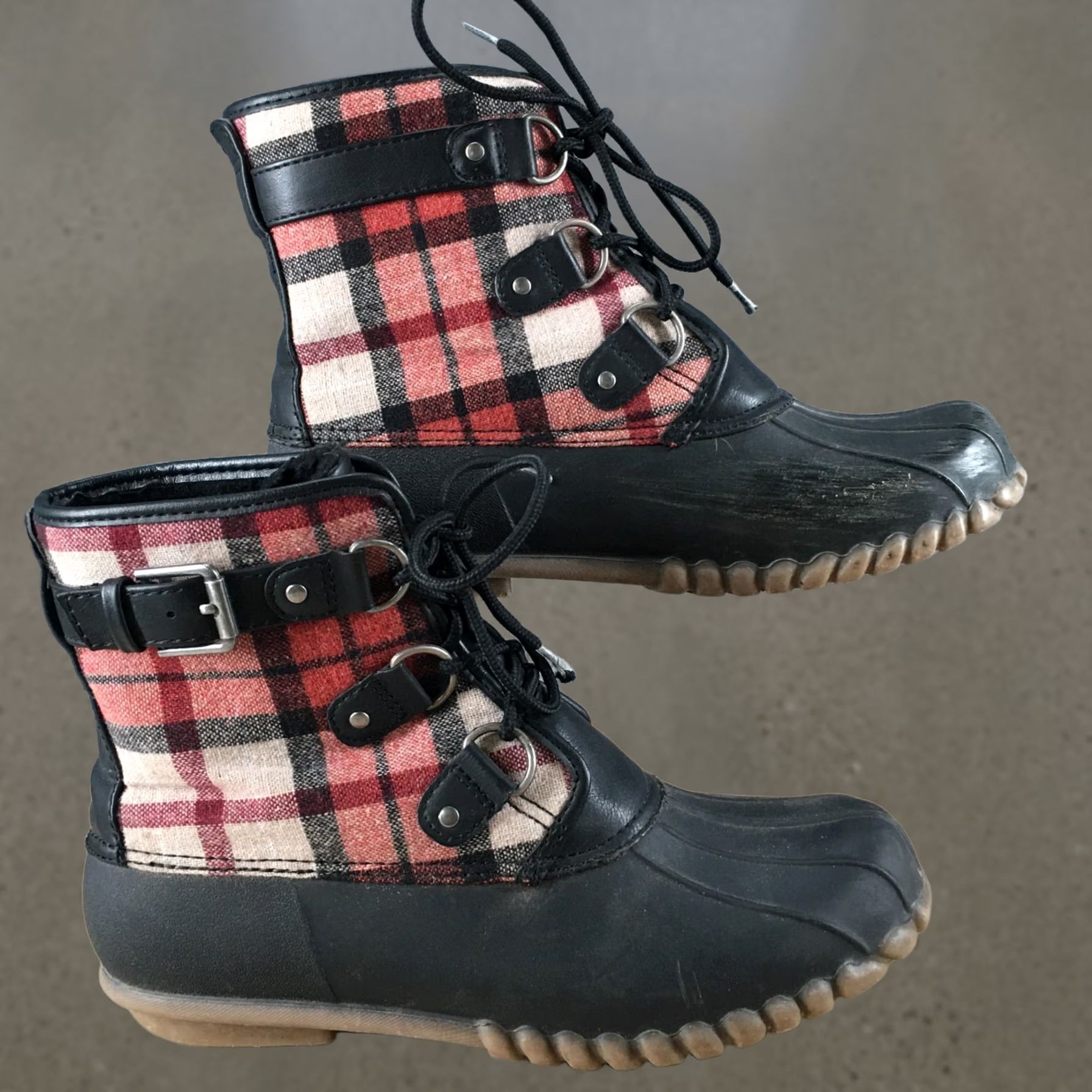 Vintage BareTraps Duck Boots Womens 7 M Fahn Snow Winter Plaid Ankle Bootie Red Lace Up Size US 7 / IT 37 - 1 Thumbnail