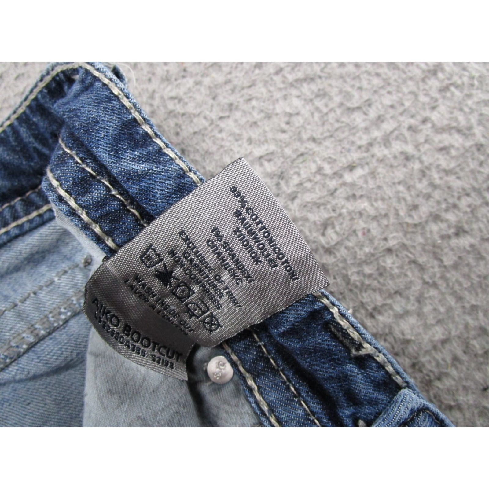 Silver Jeans Co. Silver Jeans Co Aiko Bootcut Distressed Blue Denim Jeans Women's 27X33 Size 27 33 Blue Jeans Distressed 5-Pocket Design Womens Jeans Size 27" / US 4 / IT 40 - 6 Thumbnail