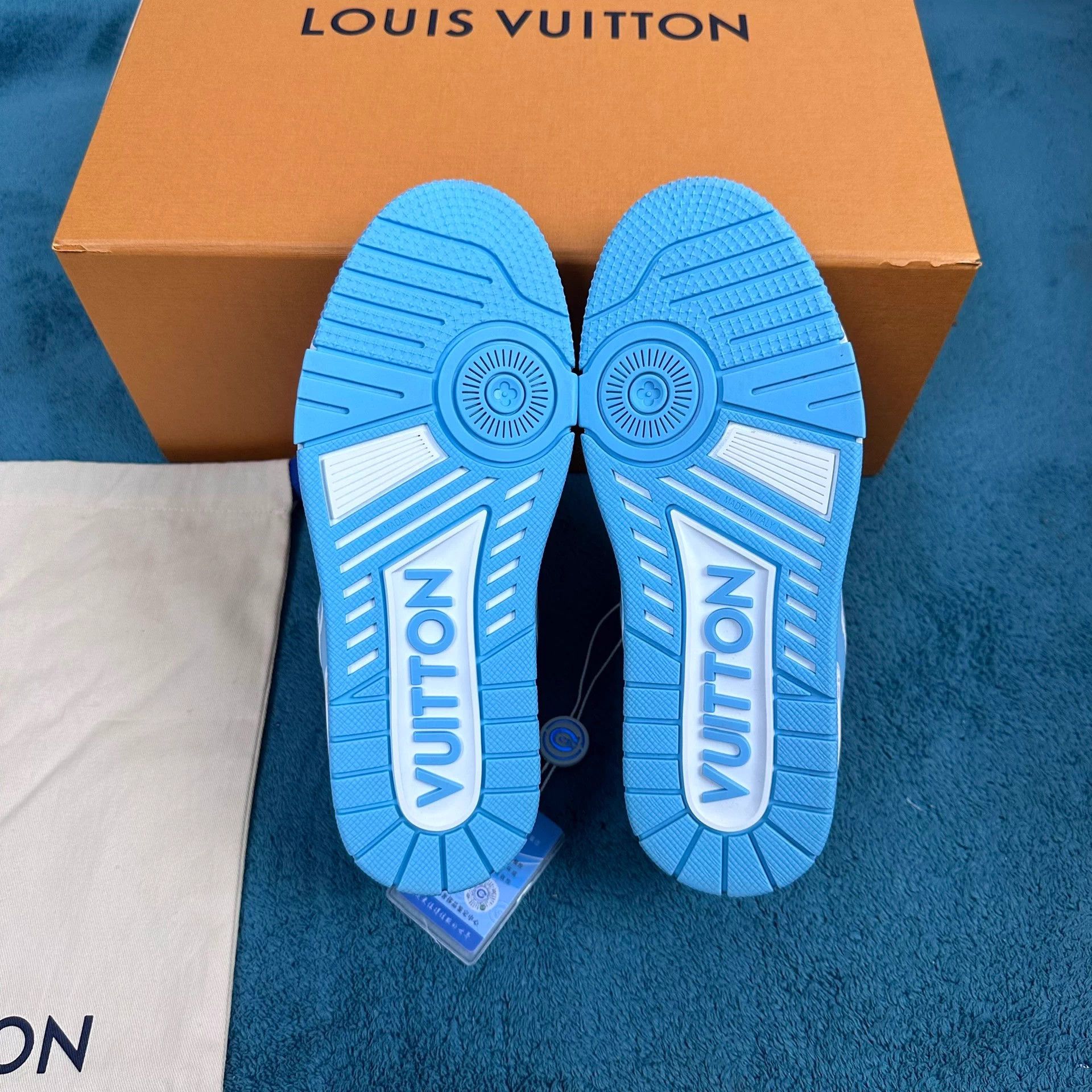 Louis Vuitton lv trainer low-top sneaker sky blue EU 36 new Size US 5 / IT 35 - 5 Thumbnail