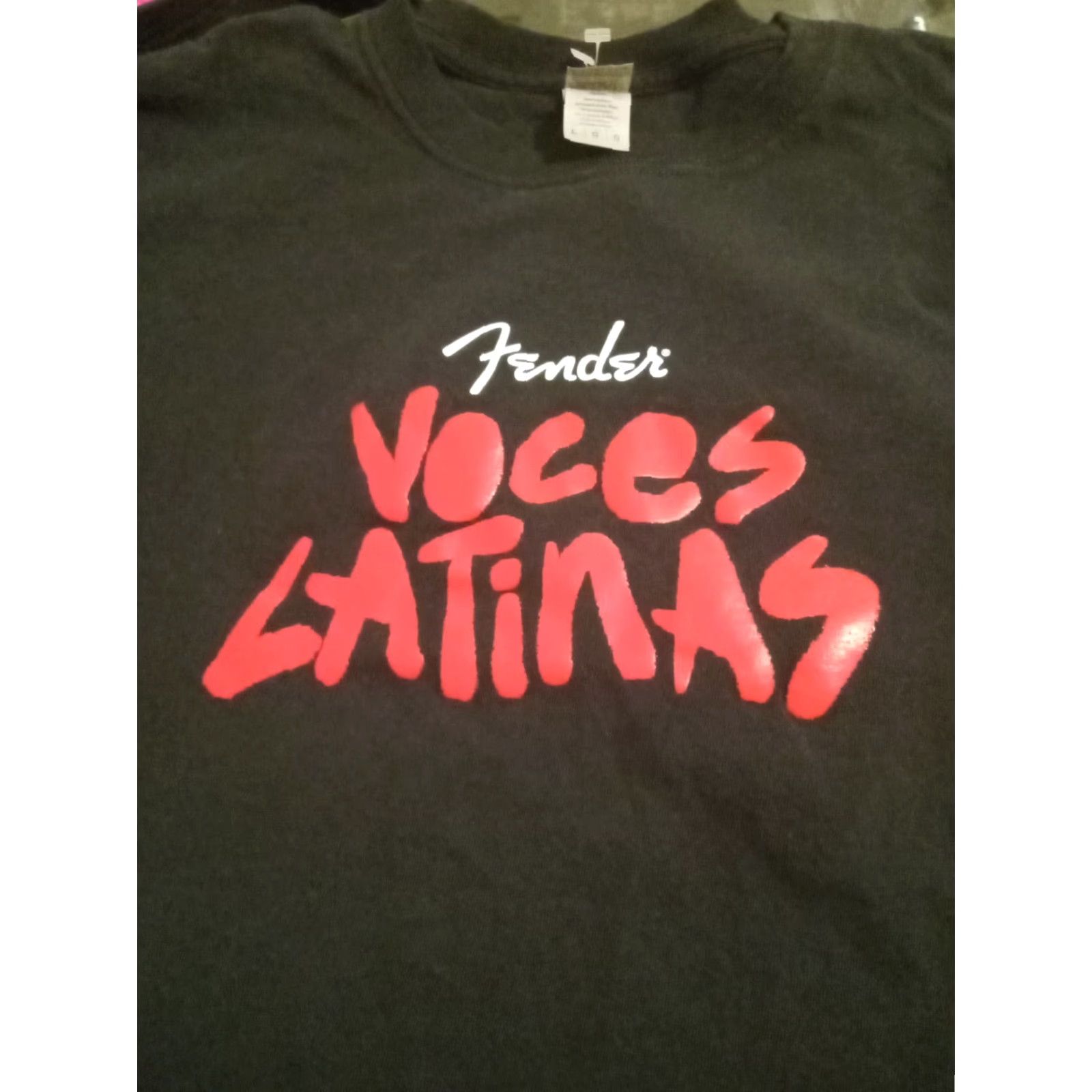Gildan Fender Voces Latina T-Shirt Mens Shirt 42 Chest Red Font Black Heavy Cotton Short Sleeve Crew Neck Size US XL / EU 56 / 4 - 2 Thumbnail