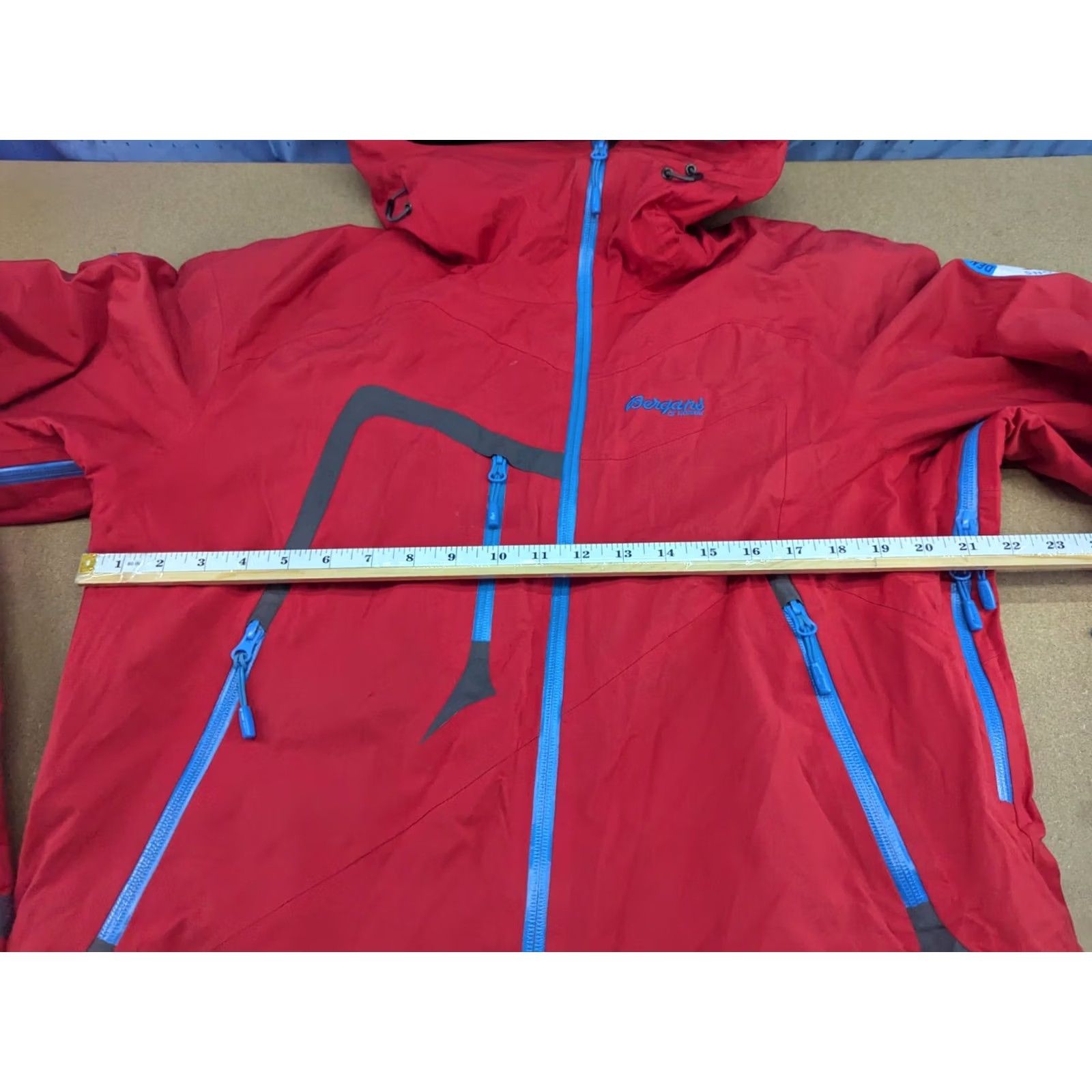 Ecco Bergans Jacket Womens ISOGAISA Dermizax RECCO Ski Outdoor Primaloft Hooded Long Red M Labled Size L / US 10 / IT 46 - 5 Thumbnail