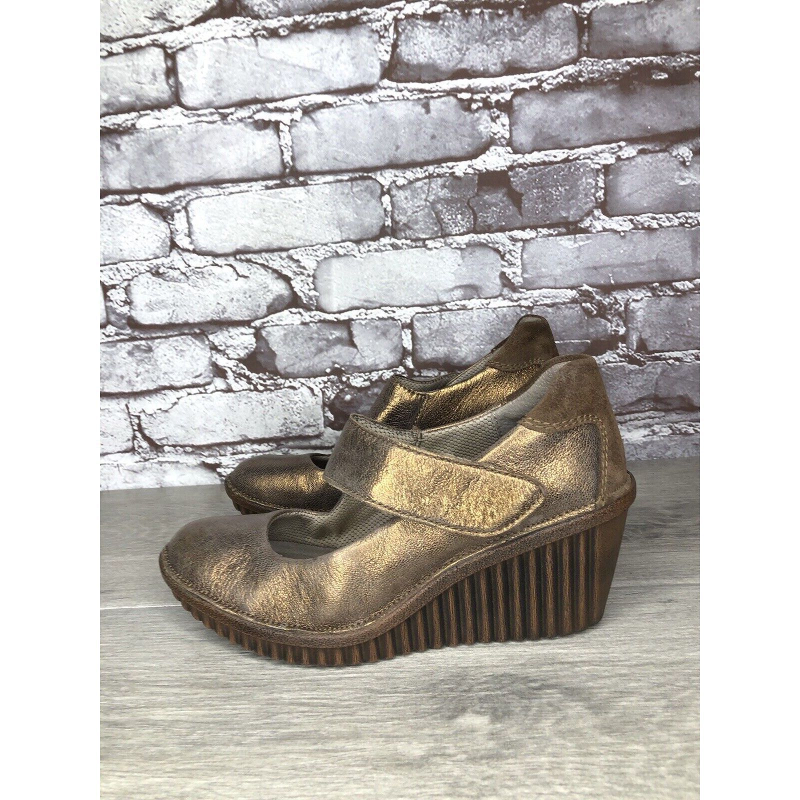 Other Bionica Bronze Leather Shimmer Mary Jane Strap Wedge Shoes W Size US 7.5 / IT 37.5 - 3 Thumbnail