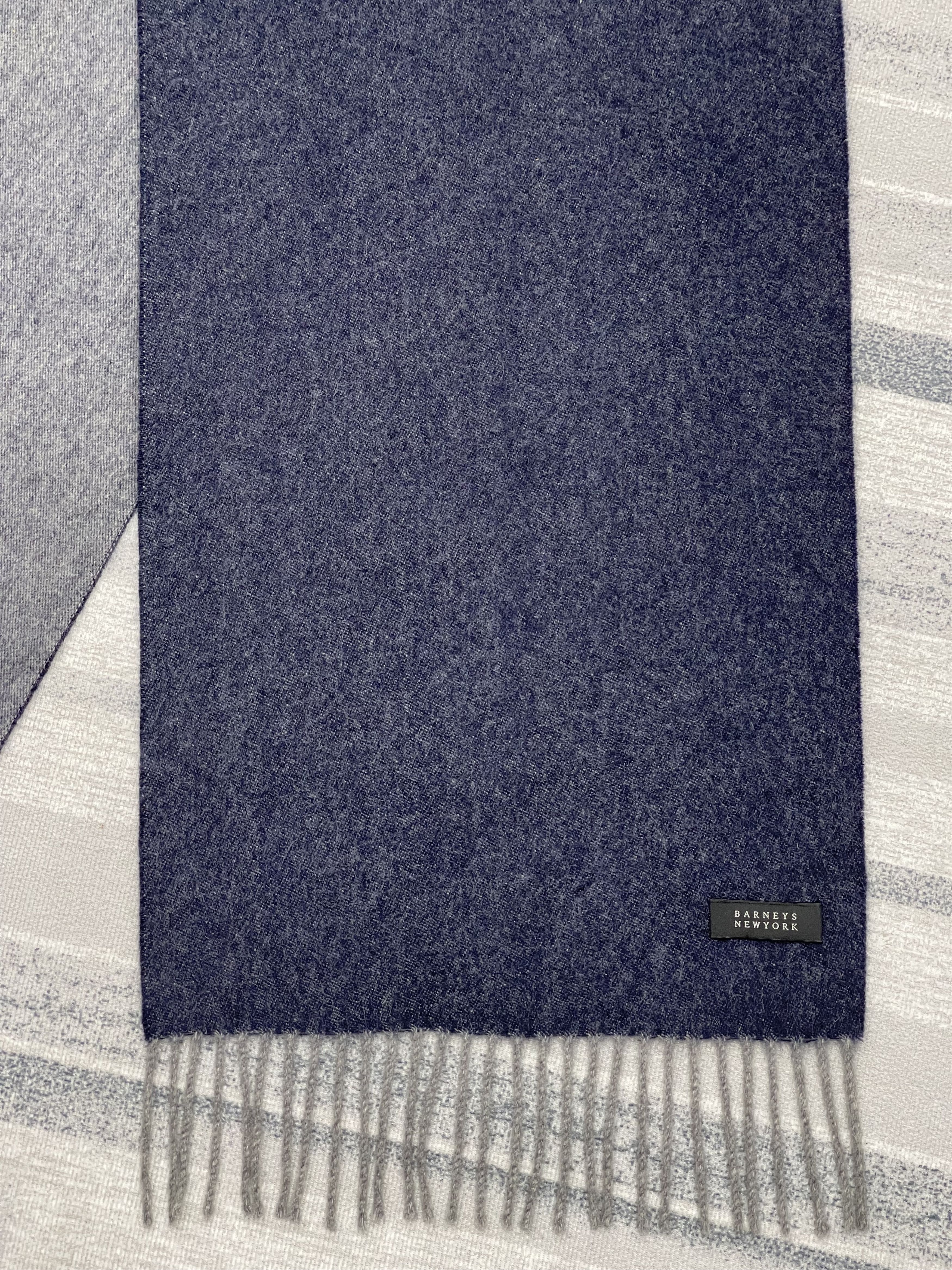 Barneys New York Barneys NewYork Cashmere Scarf / Muffler - 6241 Size ONE SIZE - 4 Thumbnail