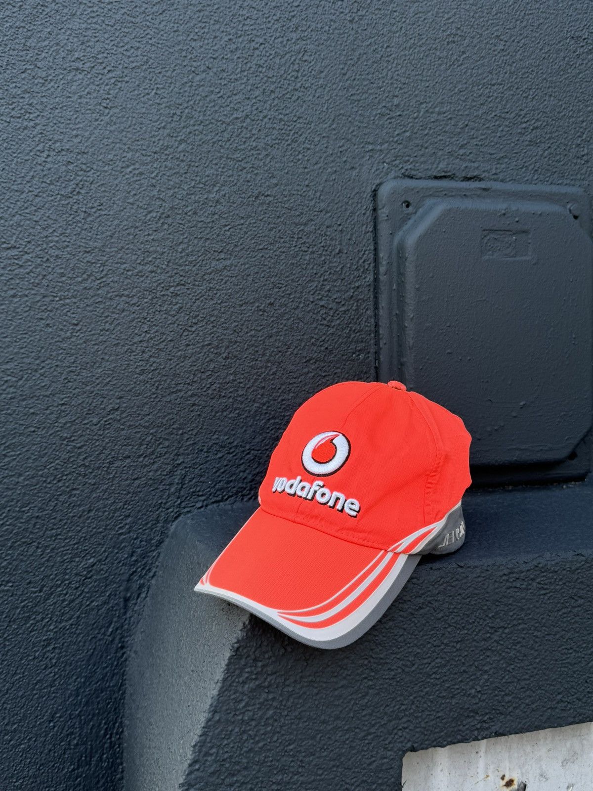 Malcolm McLaren × Mercedes-Benz Vintage Vodafone McLaren Mercedes Jenson Sergio Cap Hat Size ONE SIZE - 1 Thumbnail