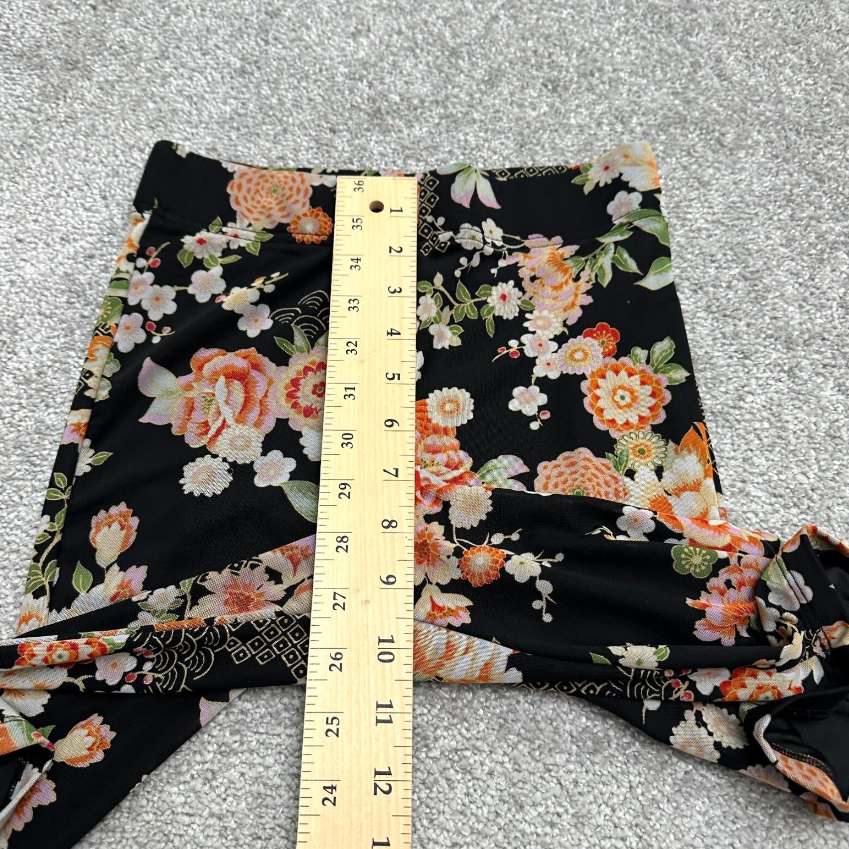 Forever 21 Forever 21 Compression Shorts Juniors Small Multicolor Floral Stretch Casual Size 28" / US 6 / IT 42 - 7 Thumbnail