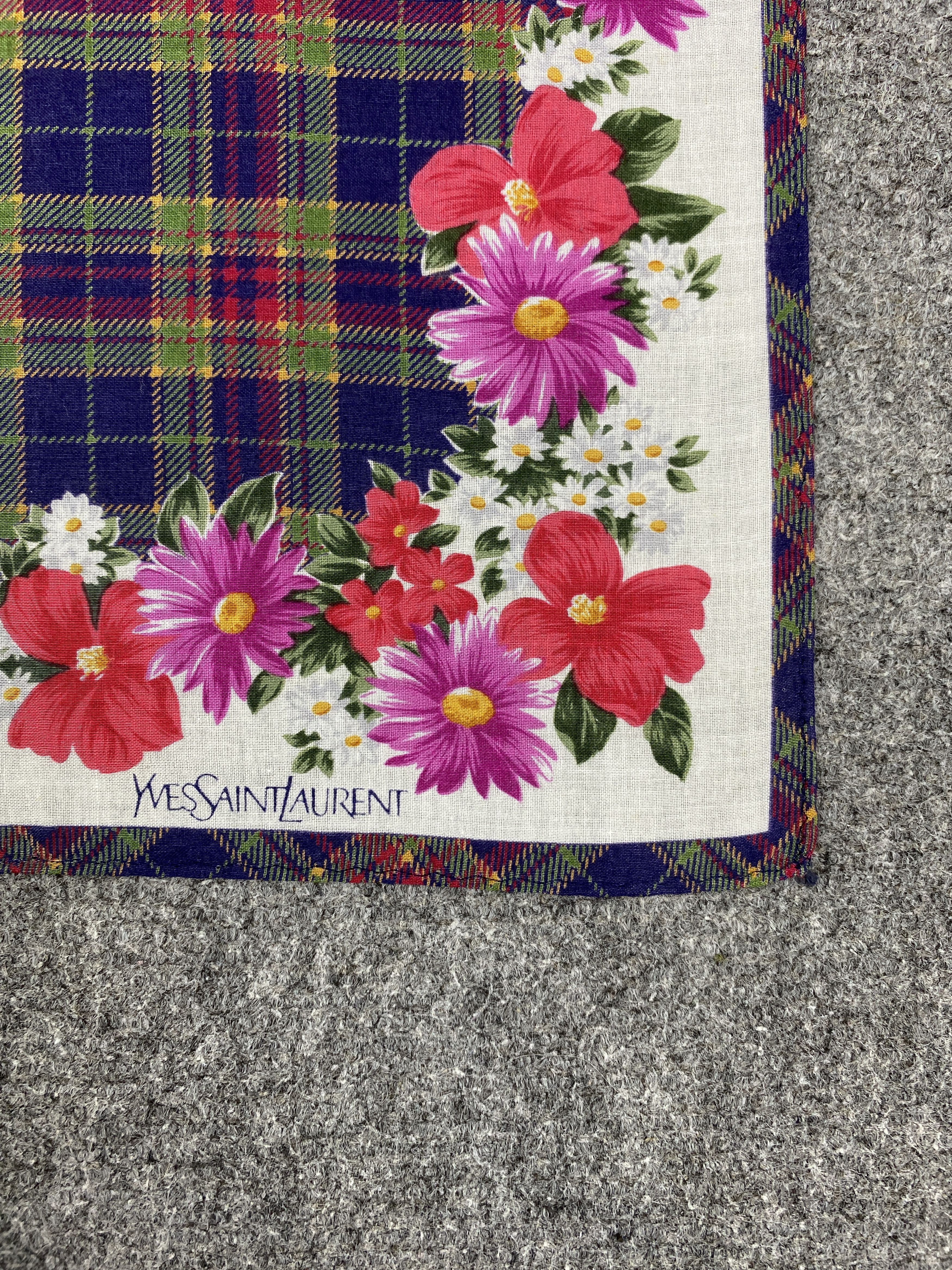 Vintage Yves Saint Laurent Handkerchief / Neckerchief HKC0563 Size ONE SIZE - 5 Thumbnail