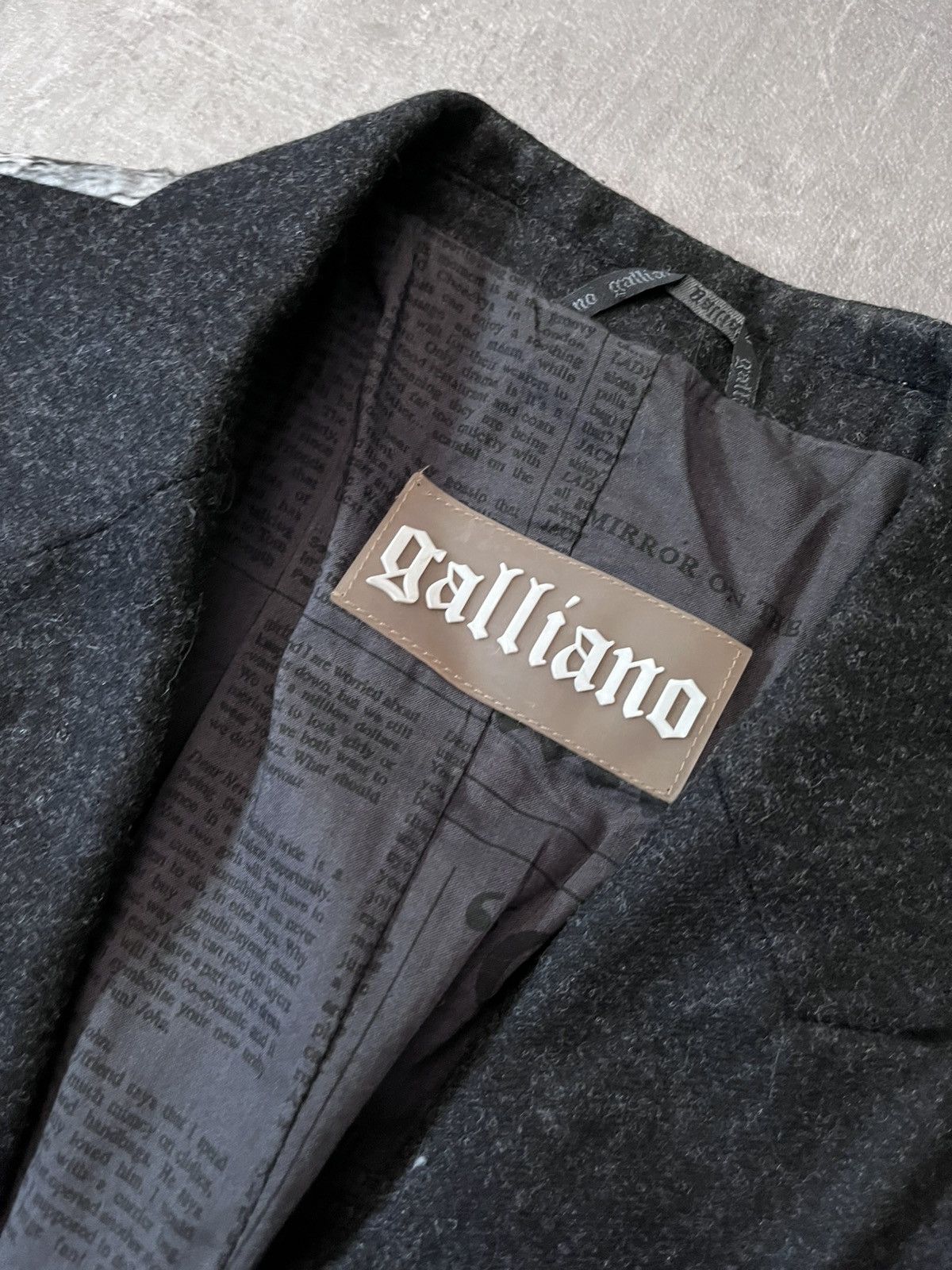 John Galliano John Galliano A/W 2011 wool grey blazer jacket newspaper Size US L / EU 52-54 / 3 - 5 Thumbnail