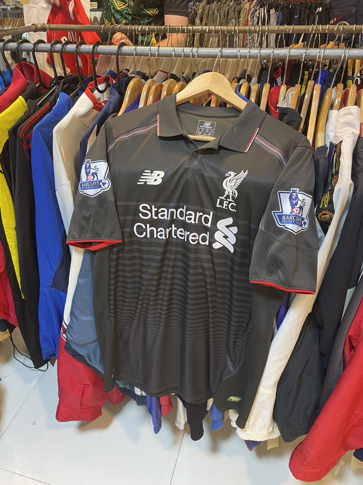 New Balance 2015 Liverpool Third Kit GERRARD 8 Size US L / EU 52-54 / 3 - 2 Thumbnail