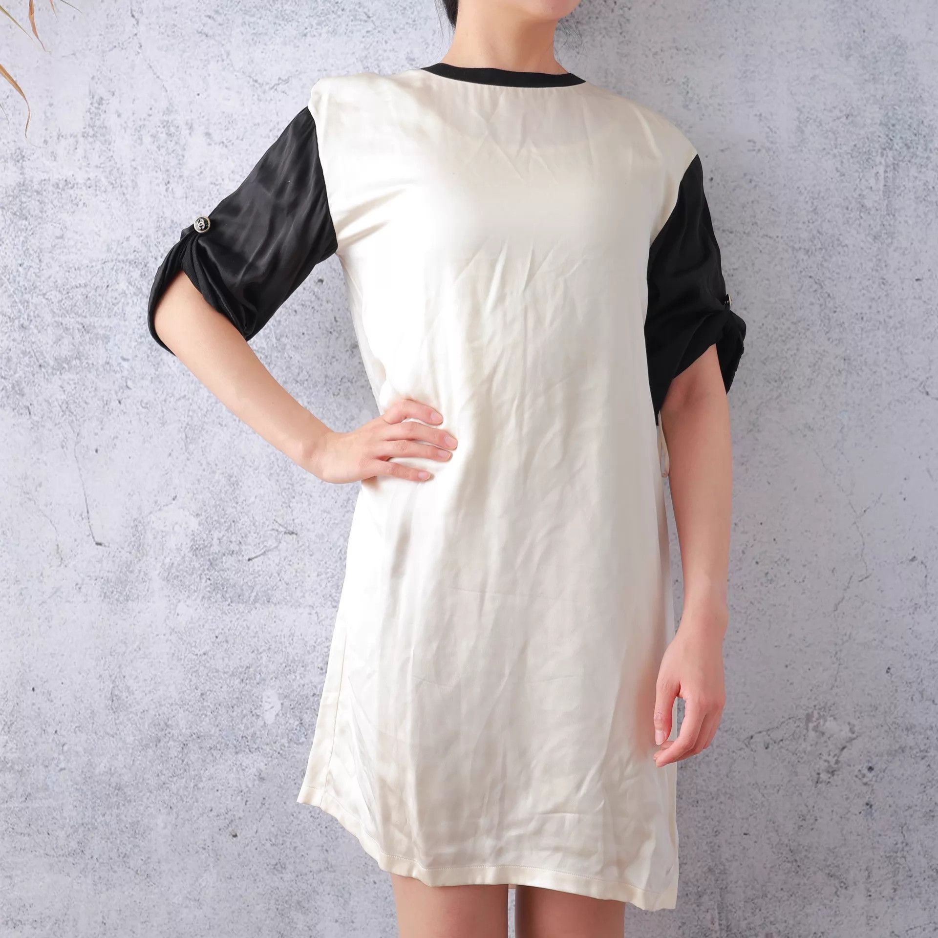 Chanel Chanel Dress 38 EU Size S / US 4 / IT 40 - 1 Thumbnail