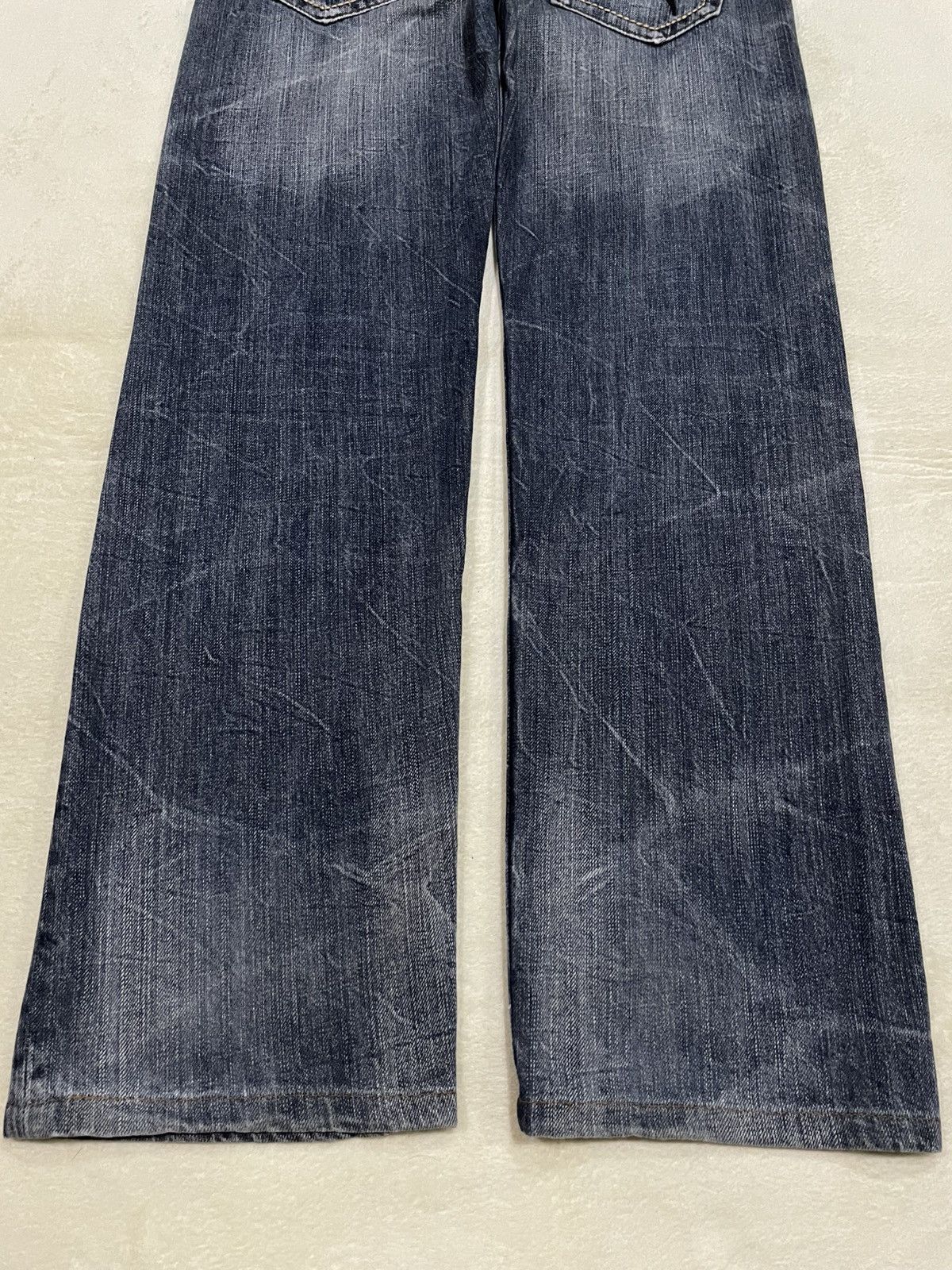 Japanese Brand Vintage Anti-Label Faded Distress Dark Blue Denim Jeans Size US 31 - 12 Thumbnail