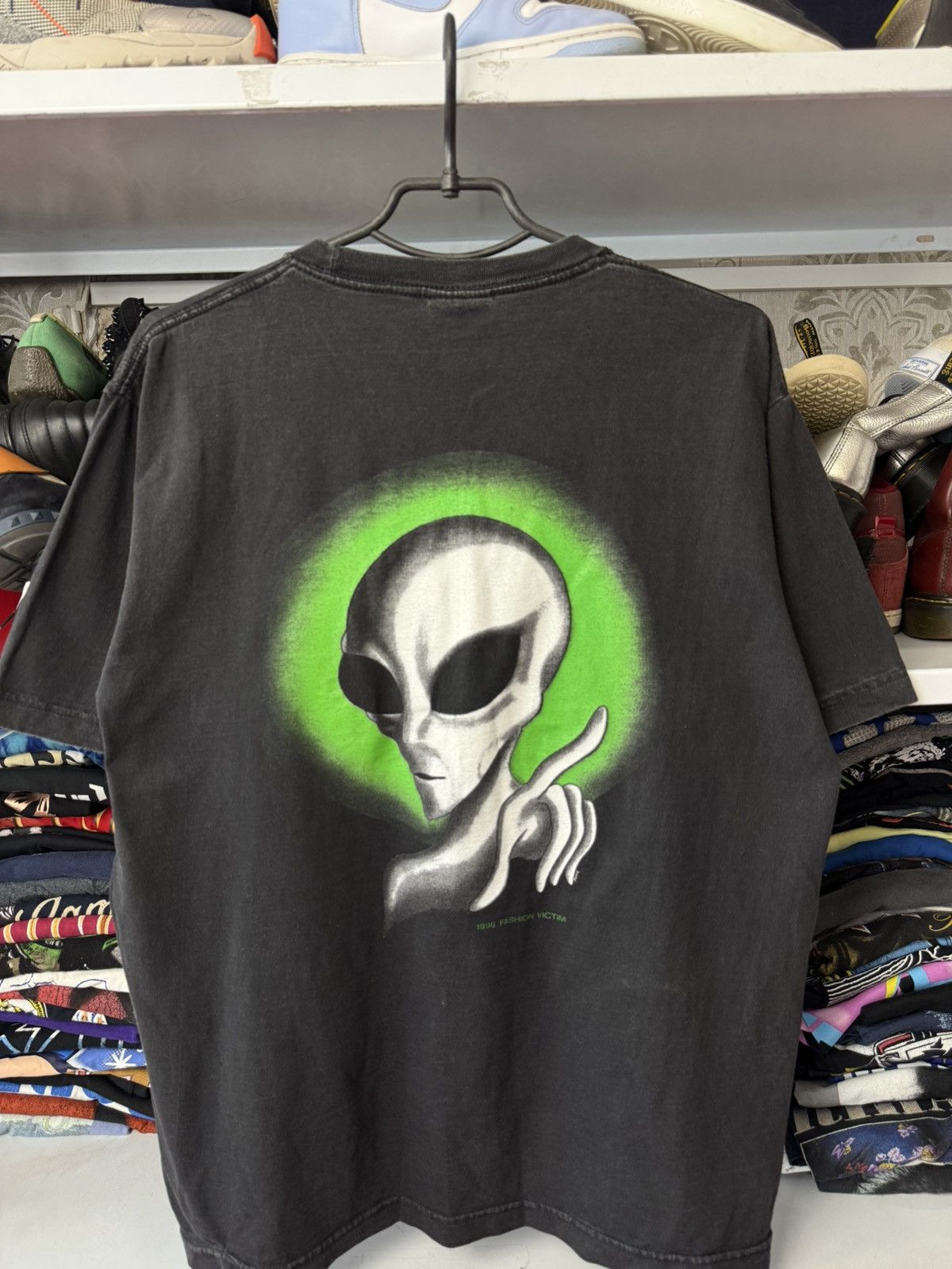 Vintage Vintage ALIEN MOODS 90s FLUORESCENT PRINT SINGLE STITCH TEE Size US L / EU 52-54 / 3 - 4 Thumbnail