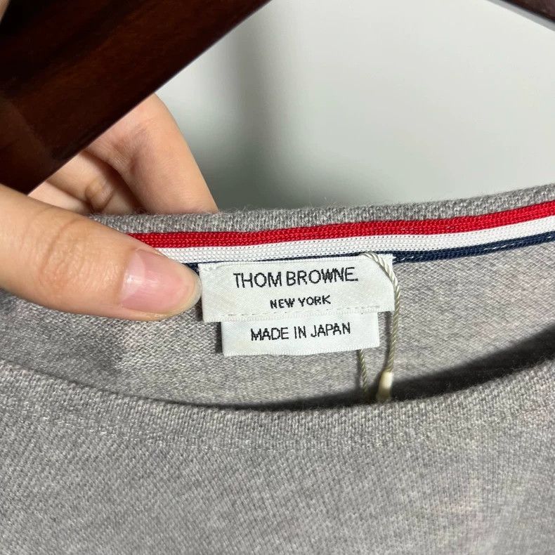 Thom Browne Thom Browne Four-barrel hoodie Size US XL / EU 56 / 4 - 3 Thumbnail