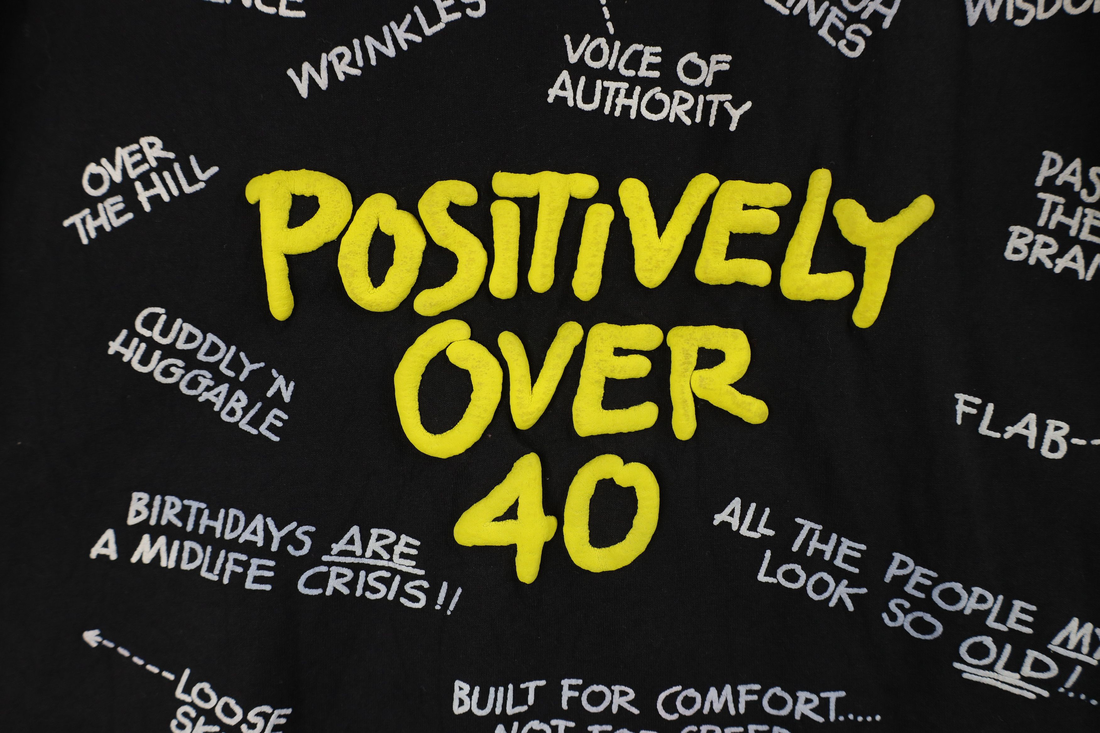 Vintage Vintage 90s Streetwear 40th Birthday Over 40 T-Shirt USA Size US L / EU 52-54 / 3 - 4 Thumbnail