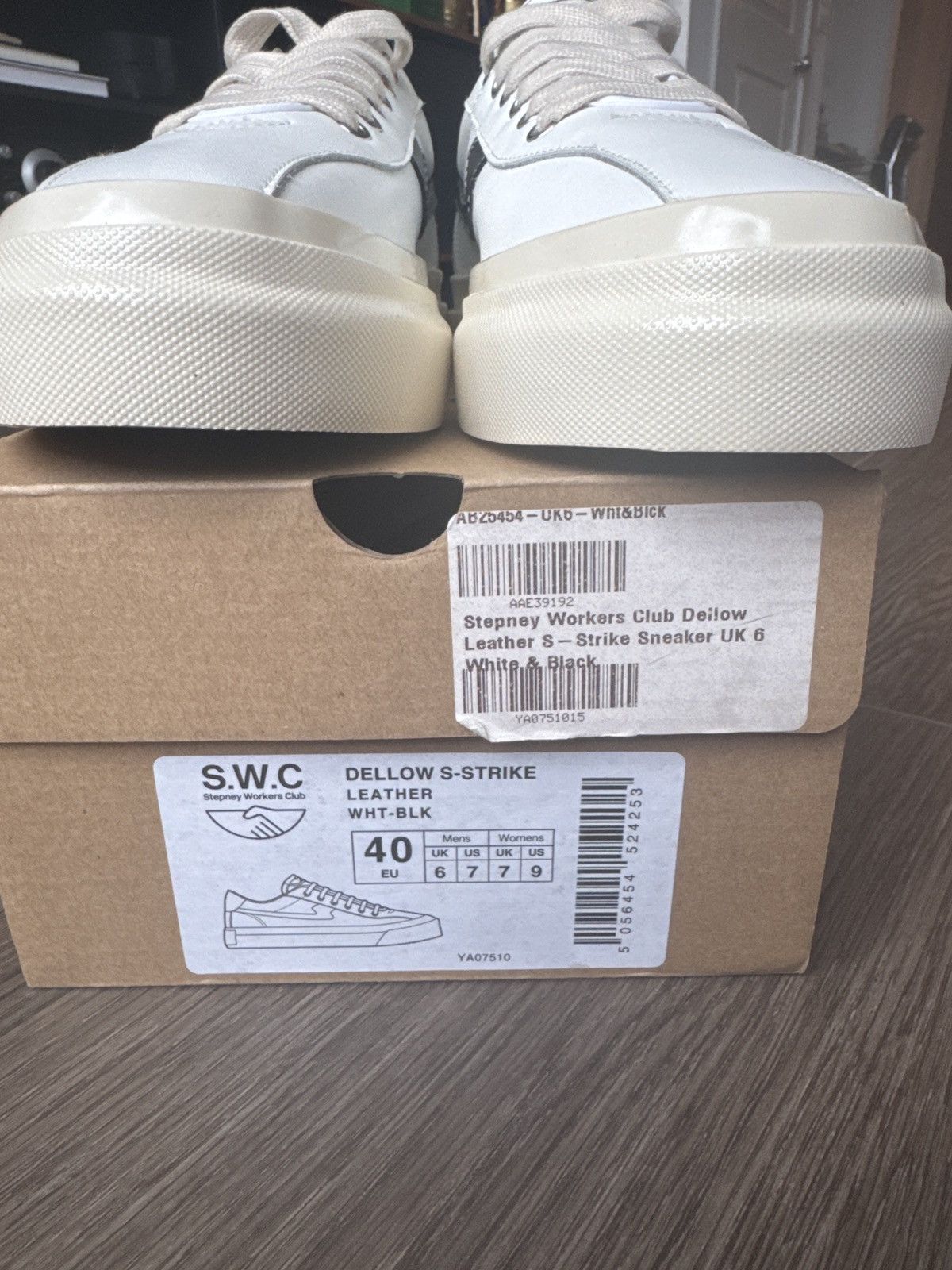 Stepney Workers Club Stepney Workers Club Strike Sneakers Size US 7 / EU 40 - 4 Thumbnail