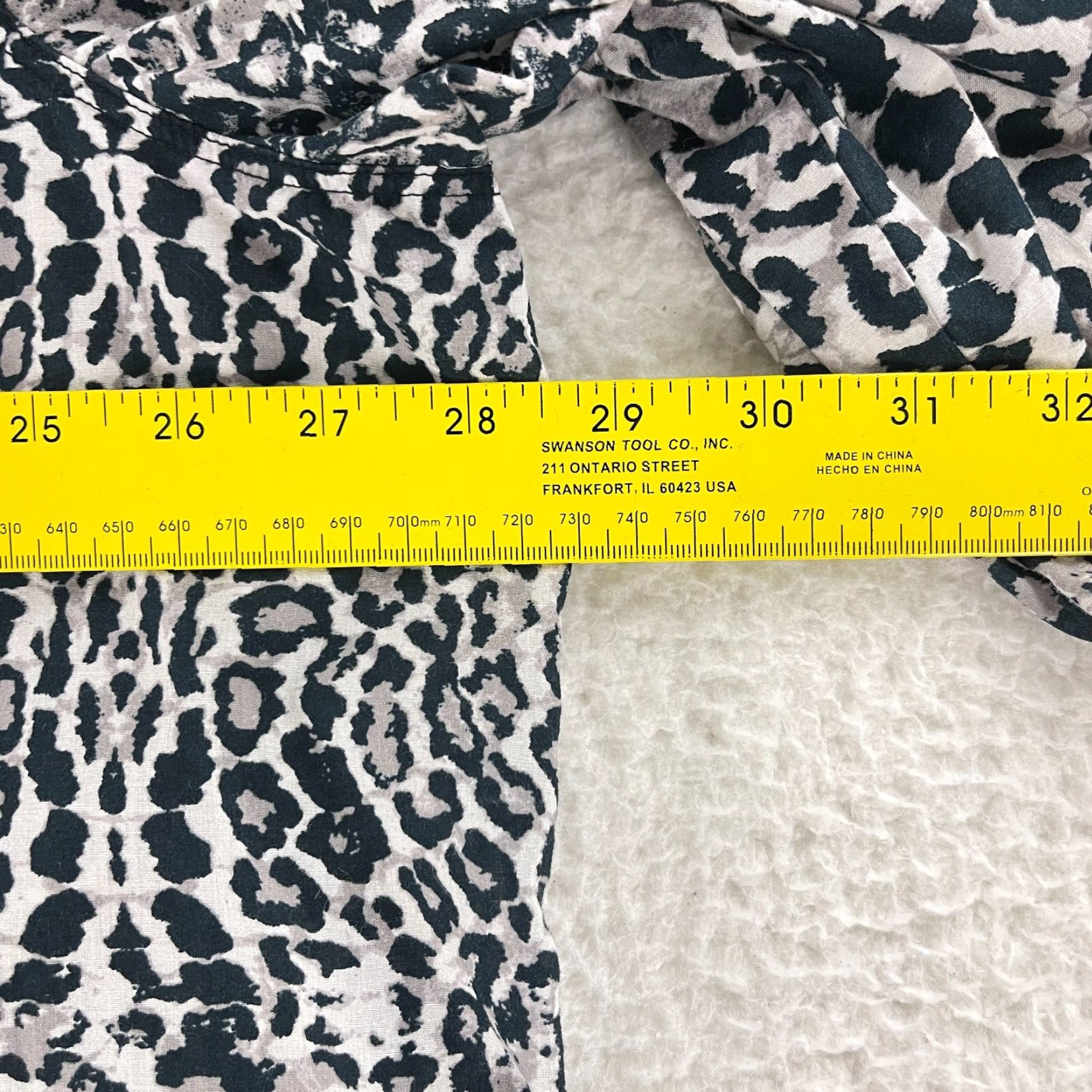 Vintage Foxcroft Button-Up Shirt Womens 26W Black Animal Print Fitted 3/4 Sleeve Shirt Womens Plus Size Black Animal Print Foxcroft Button-Up 26W Size 4XL / US 24-26 - 5 Thumbnail
