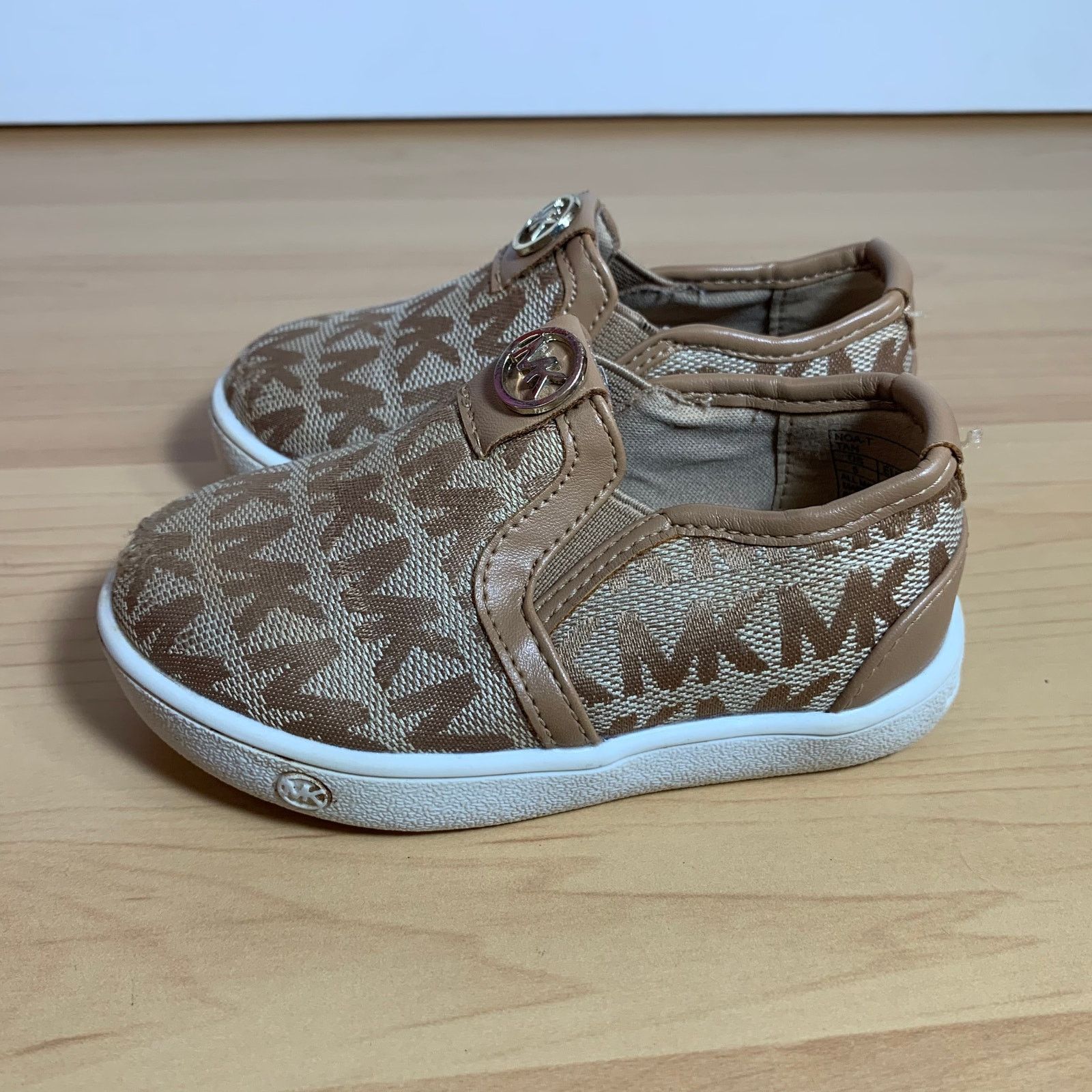 Michael Kors Kids' Michael Kors Tan/White Shoes with Logo Print Size 5US Size US 5 / EU 37 - 7 Thumbnail