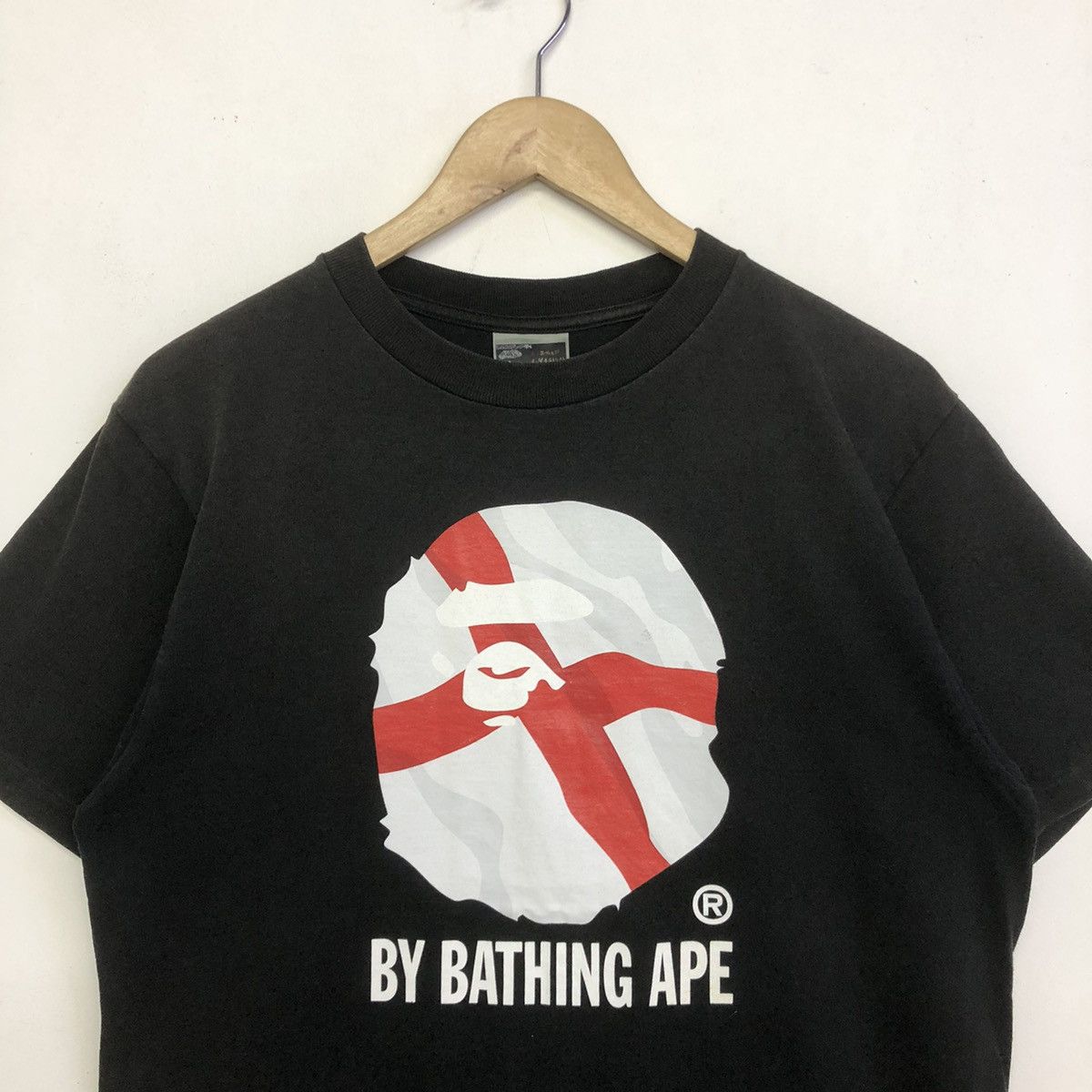 Bape Bathing Ape College England Big Logo Tshirt Size US M / EU 48-50 / 2 - 2 Thumbnail
