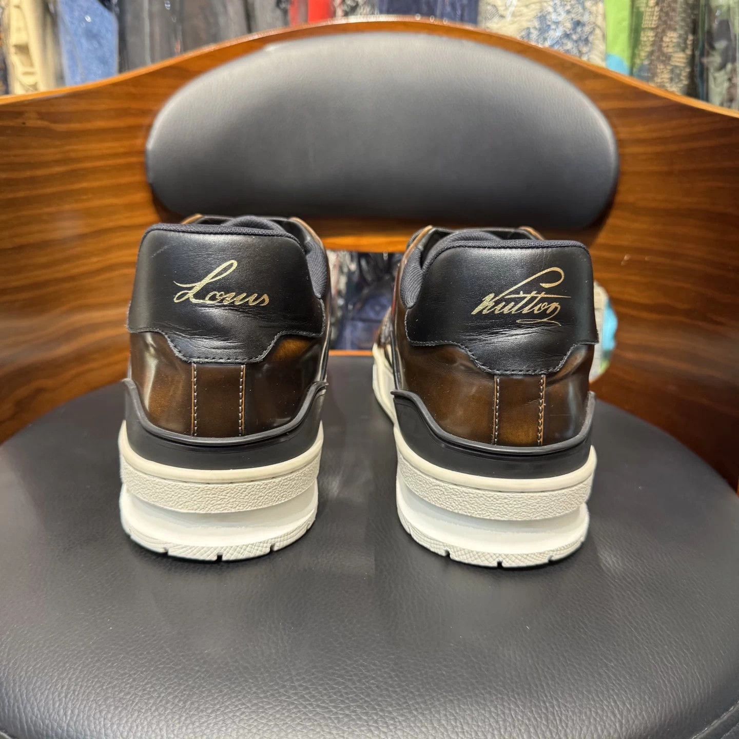 Louis Vuitton LV Trainer 8.5 White/Brown Vintage Mint Condition Size US 8.5 / EU 41-42 - 3 Thumbnail