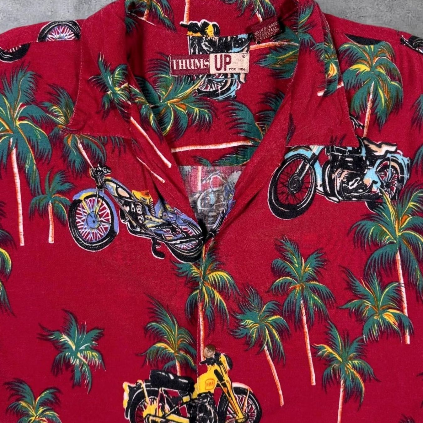 Vintage Vintage Thums Up Red Hawaiian Biker Patterned Rayon Short Sleeve Shirt Large Size US L / EU 52-54 / 3 - 4 Thumbnail