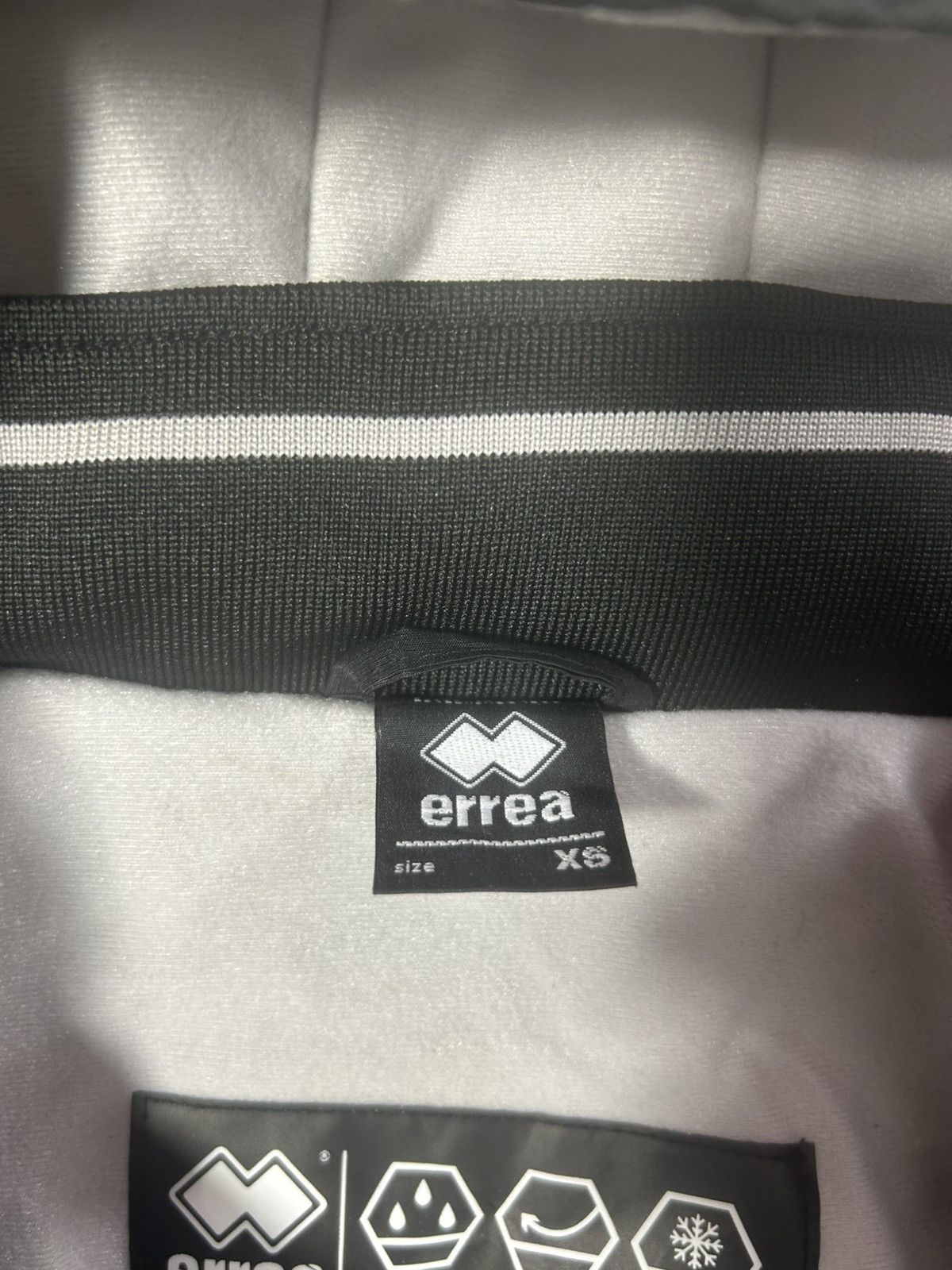 Errea MENS XS ERREA MK DONS BLACK HOODED FOOTBALL JACKET/COAT Size US XS / EU 42 / 0 - 4 Thumbnail