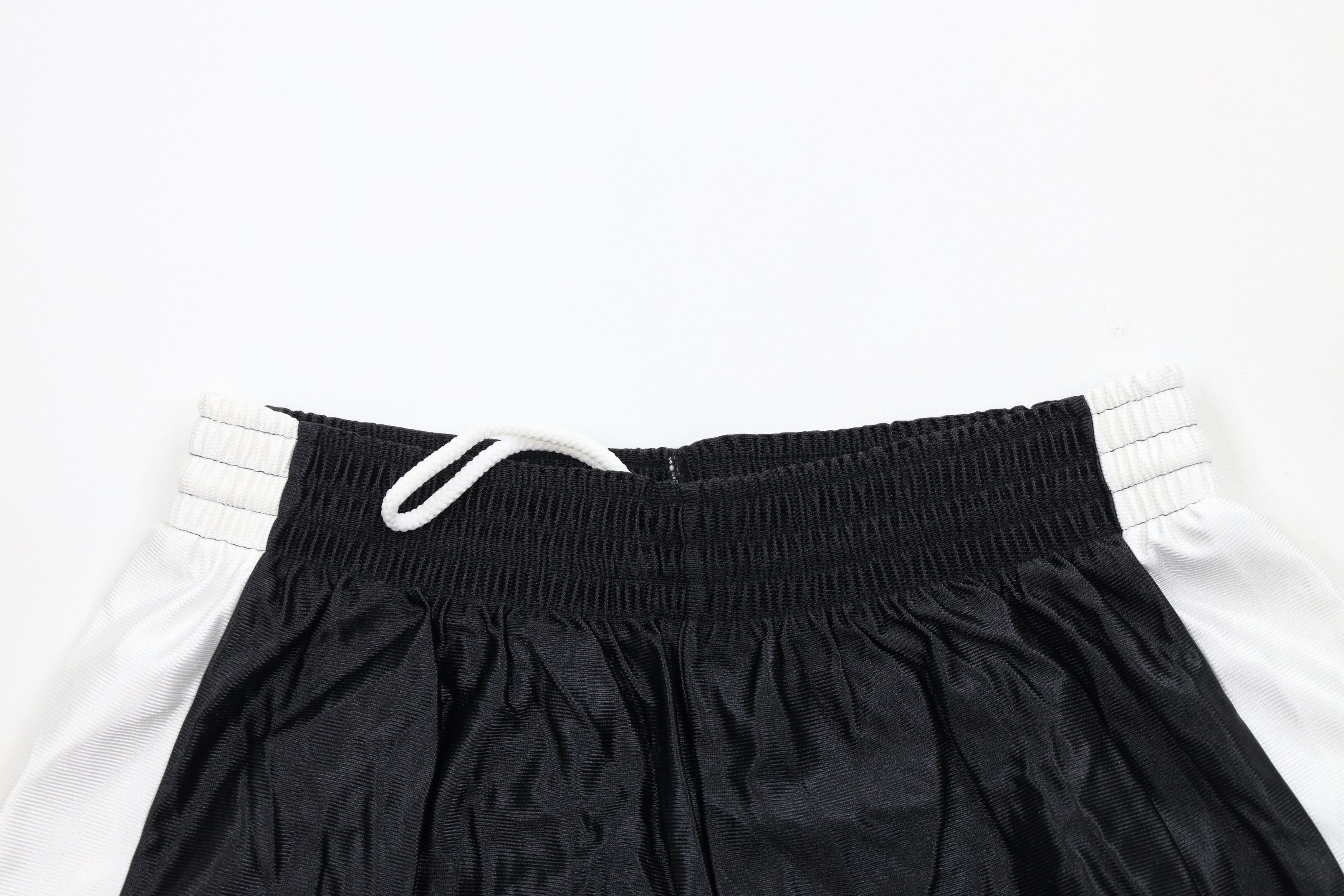 Vintage Vintage 90s Streetwear Block Above Knee Shorts Black USA Size US 32 / EU 48 - 2 Thumbnail