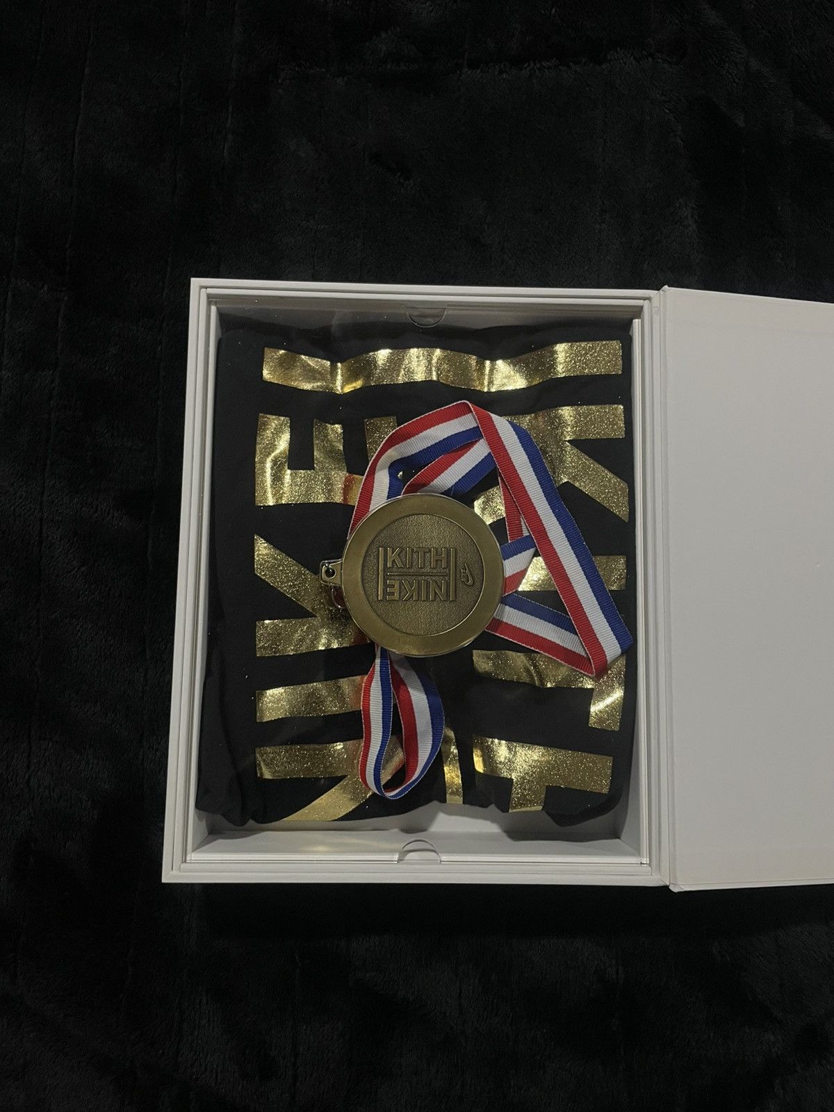 Kith × Nike Nike x Kith Gold Medal Pack Size US XL / EU 56 / 4 - 2 Thumbnail