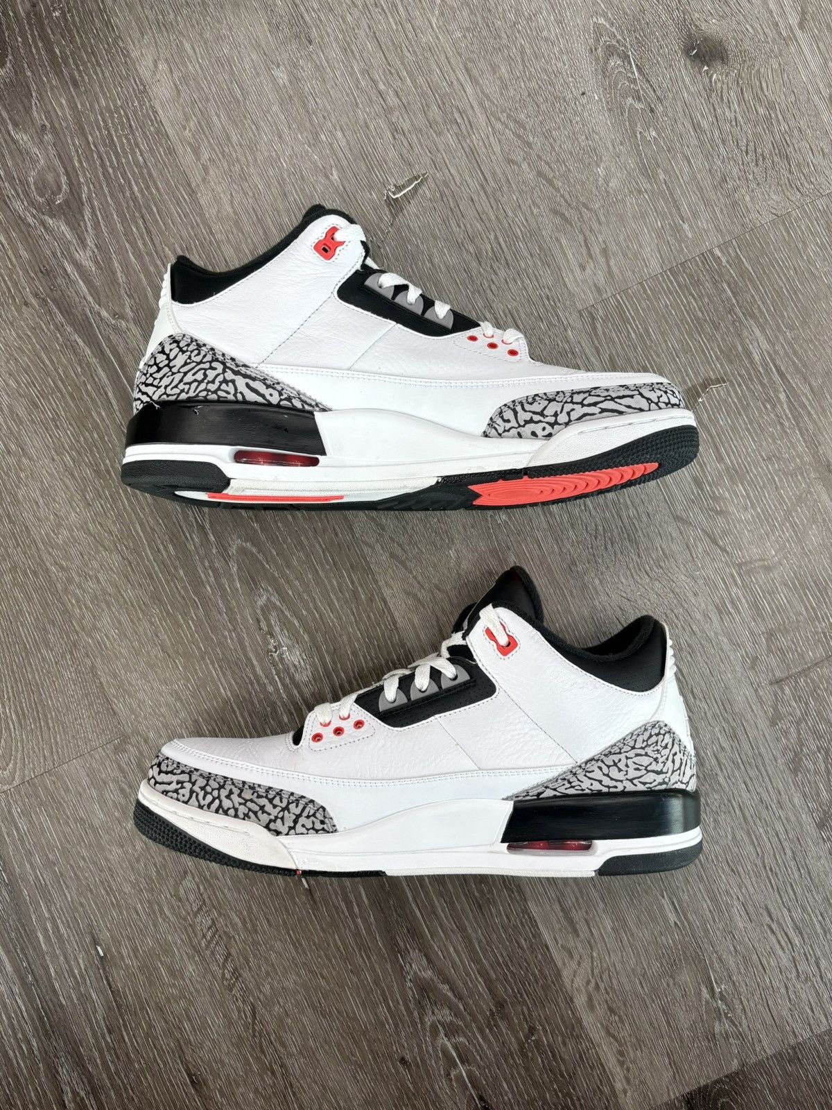 Jordan Brand Air Jordan 3 Retro “Infrared 23” **PRE-OWNED** Size US 11.5 / EU 44-45 - 2 Thumbnail