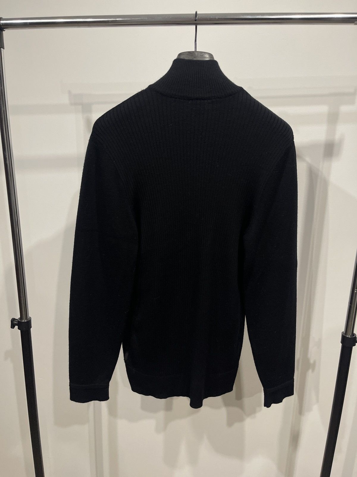 Hugo Boss Sweater with buttons black hugo boss wool jumper M Size US M / EU 48-50 / 2 - 3 Thumbnail