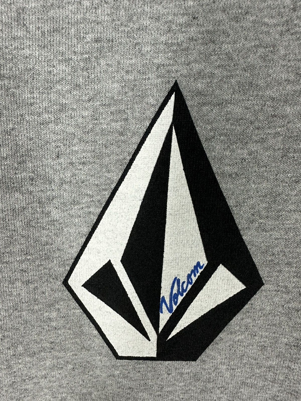 Vintage × Volcom Vintage Volcom Center Logo Sweatshirt Size US L / EU 52-54 / 3 - 3 Thumbnail