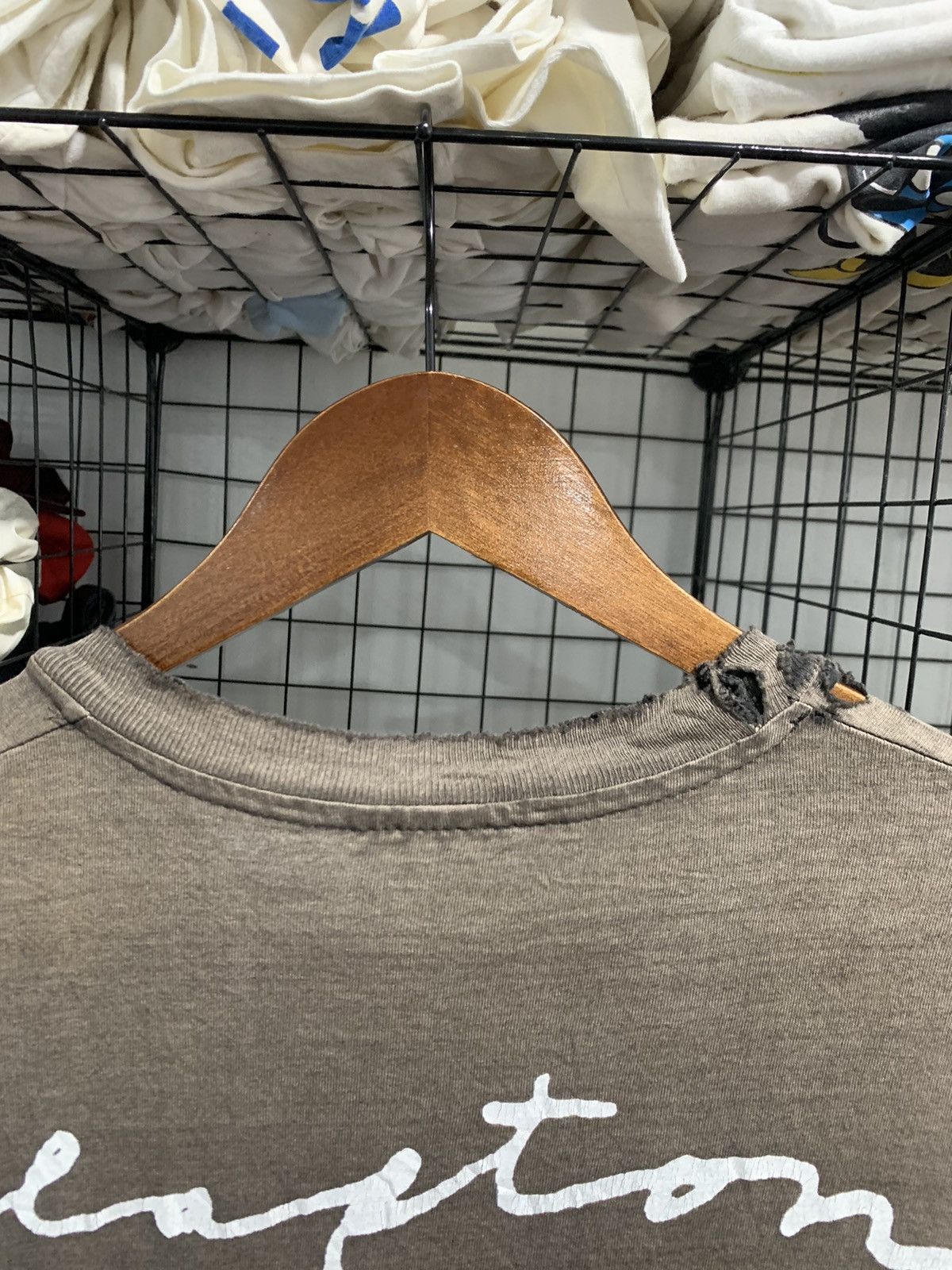 Band Tees × Vintage Vintage Sun Faded Eric Clapton Japan Tour Tshirt Size US L / EU 52-54 / 3 - 9 Thumbnail