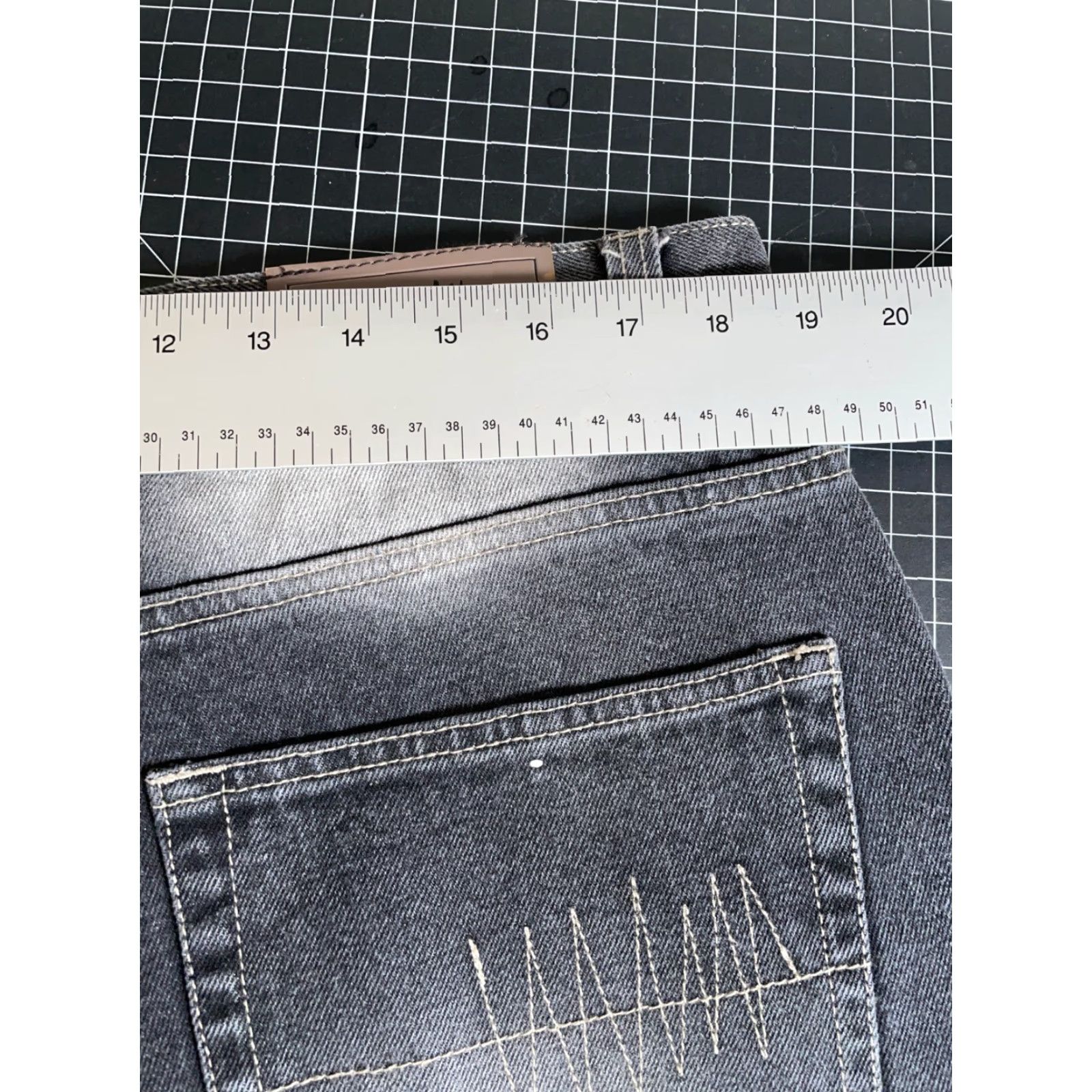 Denime VINTAGE Russo 2Pac Jeans Shorts Denim Hip Hop Retro 90s 5-Pocket 100% Cotton Black Adult Mens 36-38 Slim Baggy Fit 13 Inseam Size US 36 / EU 52 - 5 Thumbnail