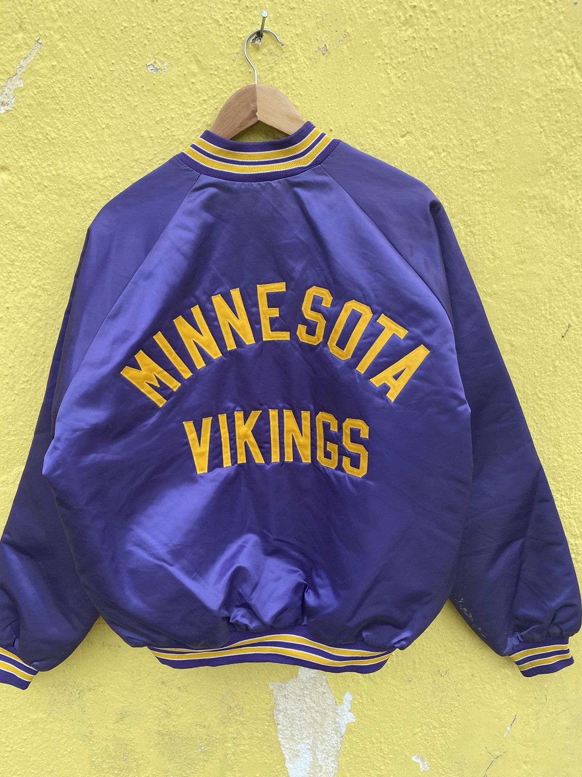 NFL Vintage minnesota viking nfl chalk line satin bomber jacket Size US XL / EU 56 / 4 - 8 Thumbnail
