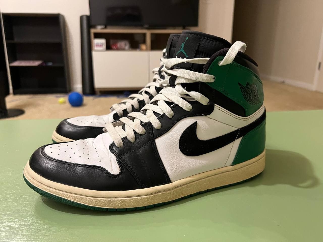 Nike Jordan 1 Retro DMP Boston Celtics Size 10.5 Size US 10.5 / EU 43-44 - 1 Thumbnail