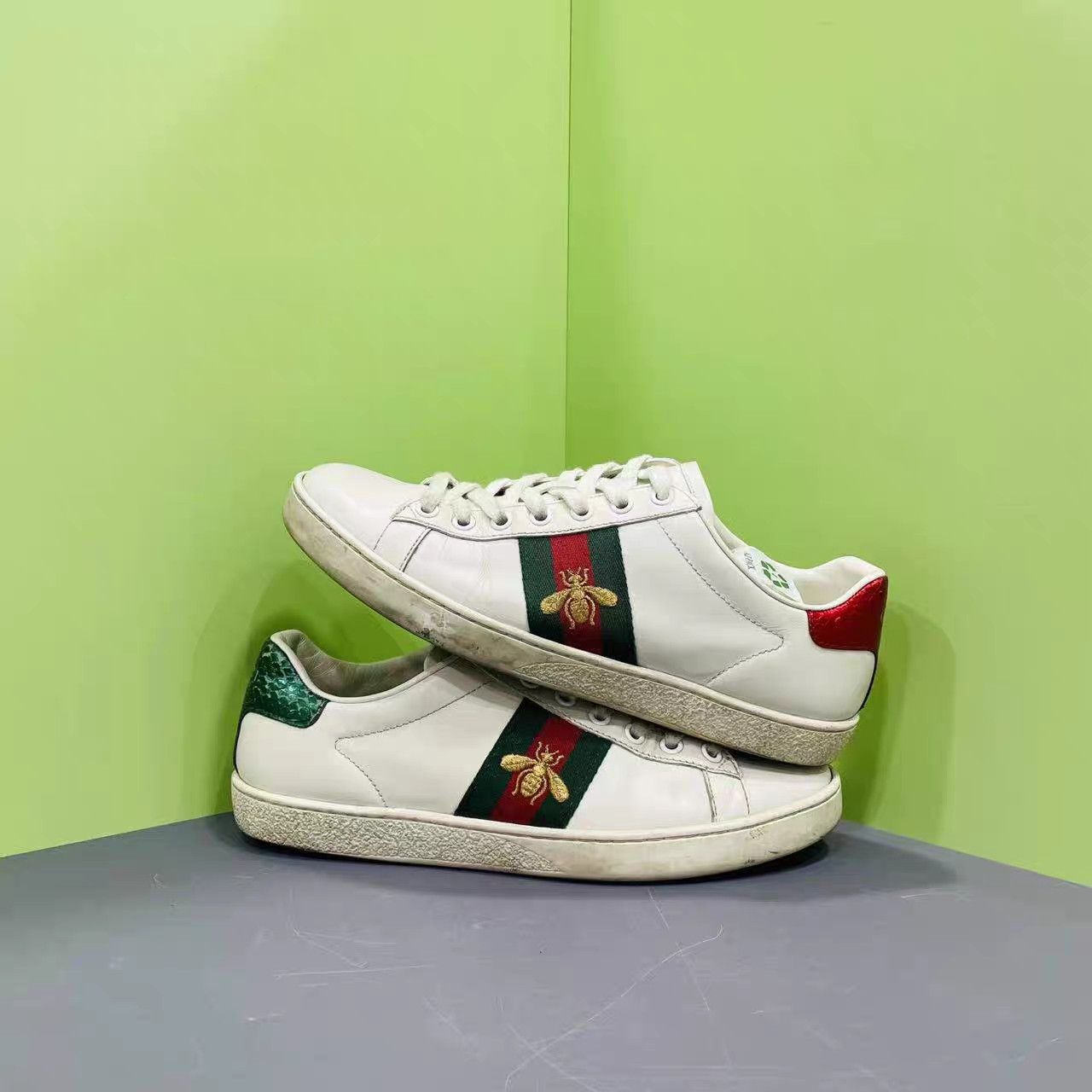 Gucci Gucci Ace Bee Sneakers K15 Size US 7 / IT 37 - 2 Thumbnail