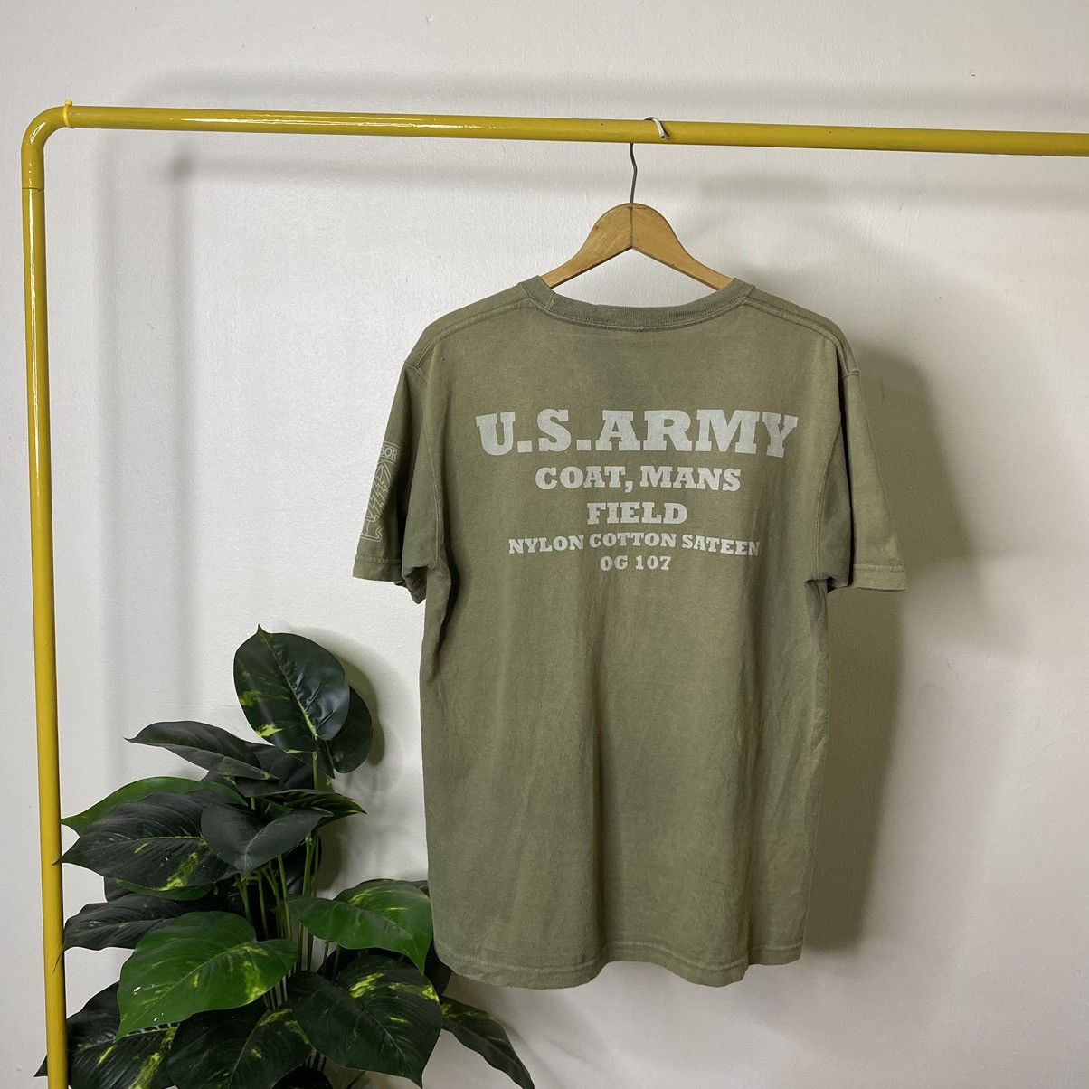 Vintage Vintage Airborne OG 107 Us Army Military Tee Size US L / EU 52-54 / 3 - 1 Thumbnail