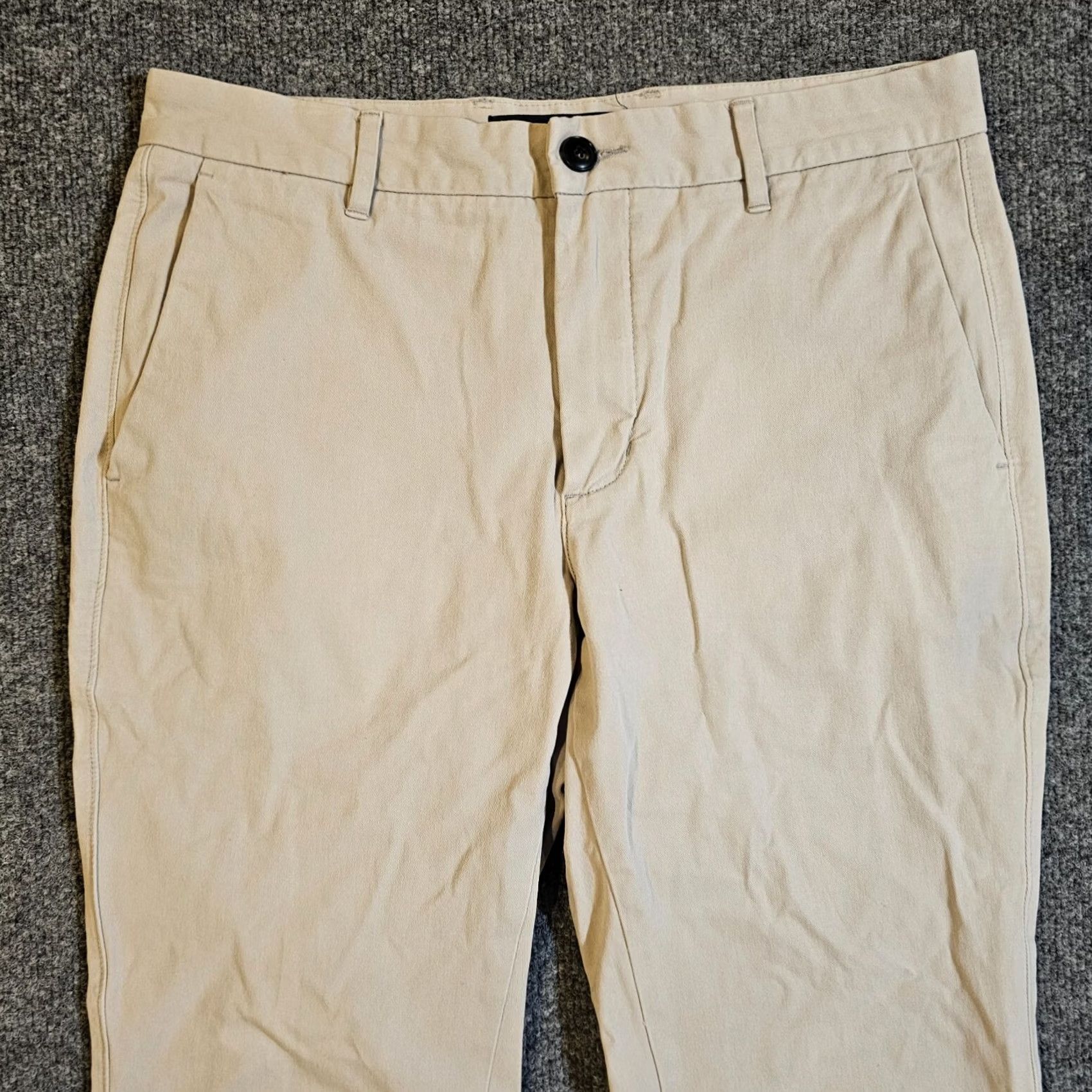 Everlane Everlane Uniform Pants Mens 31x30 Beige Chino Tapered Flat Front Casual Career Basic Pants Mens Beige Chino Tapered Flats Front Pockets 30in Inseam Size US 31 - 2 Thumbnail