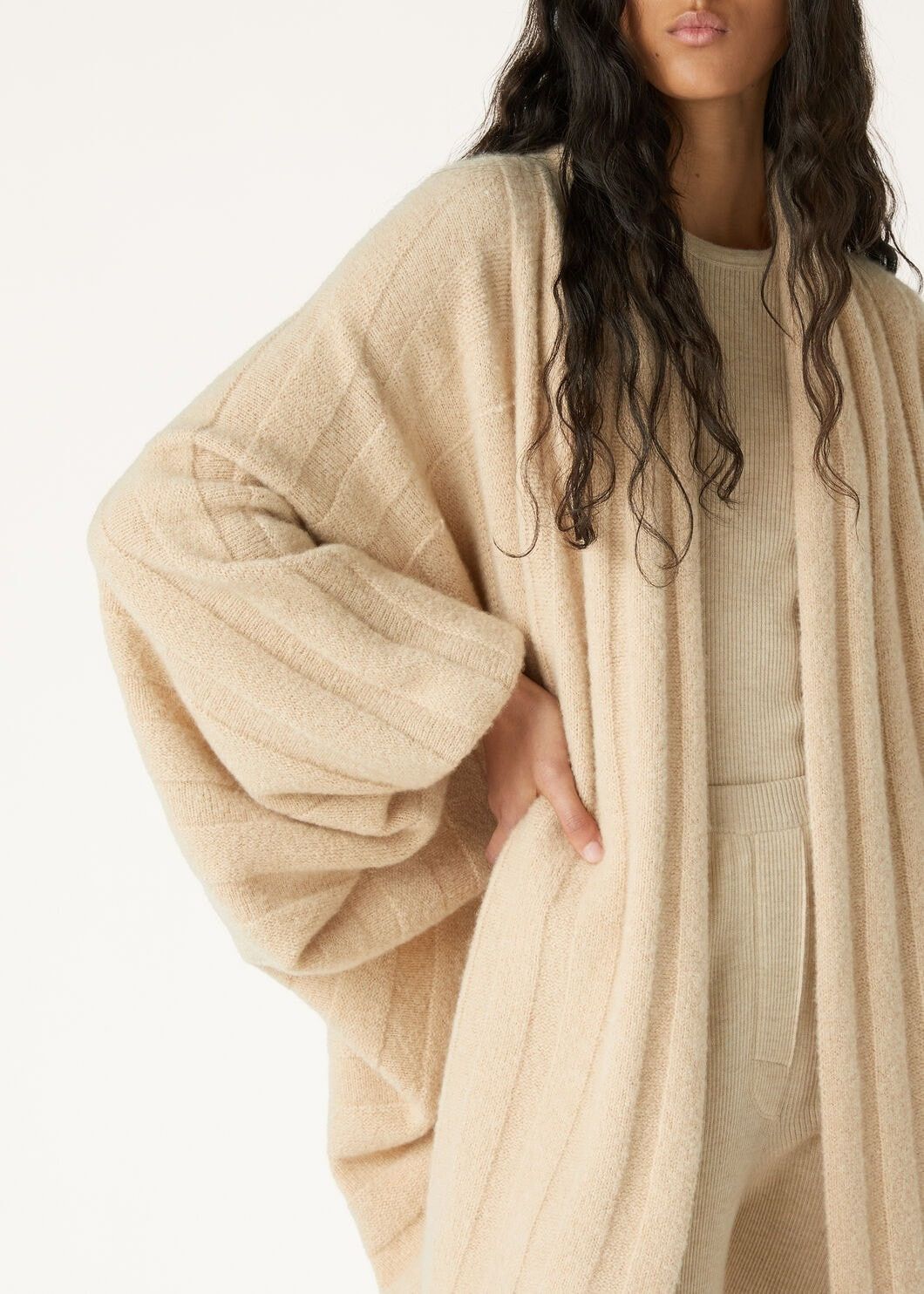 Loro Piana o1w1db10825 FAO4500 Cocooning Cardigan in Beige Size M / US 6-8 / IT 42-44 - 3 Thumbnail