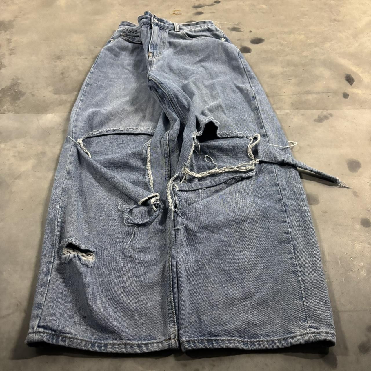 Vintage Crazy Vintage Y2K/2000s Baggy Light Wash Streetwear Distressed Jeans! 32x29 Size US 32 / EU 48 - 3 Thumbnail