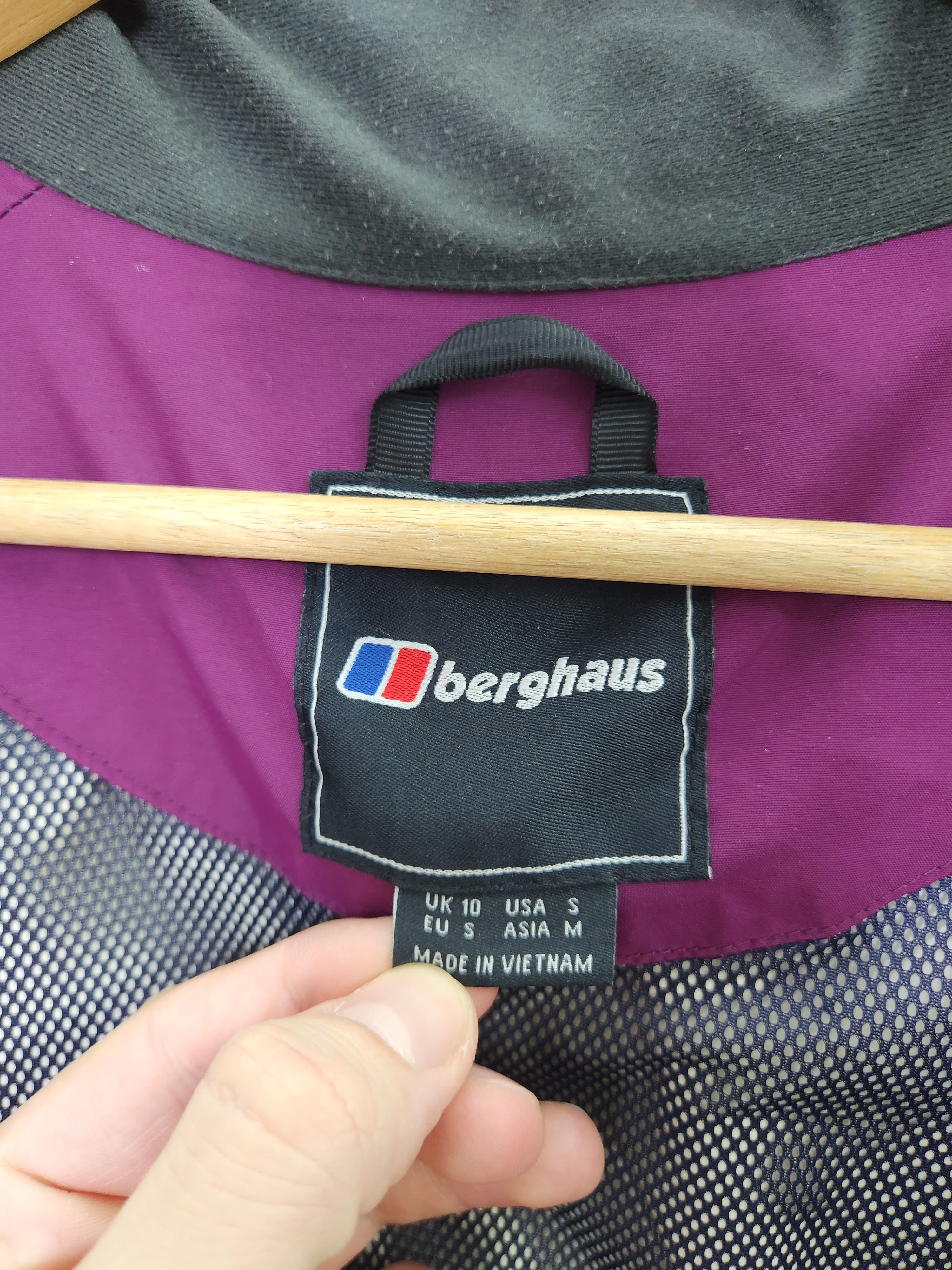 Berghaus Berghaus Purple Gore-Tex Waterproof Jacket Women S Size S / US 4 / IT 40 - 6 Thumbnail