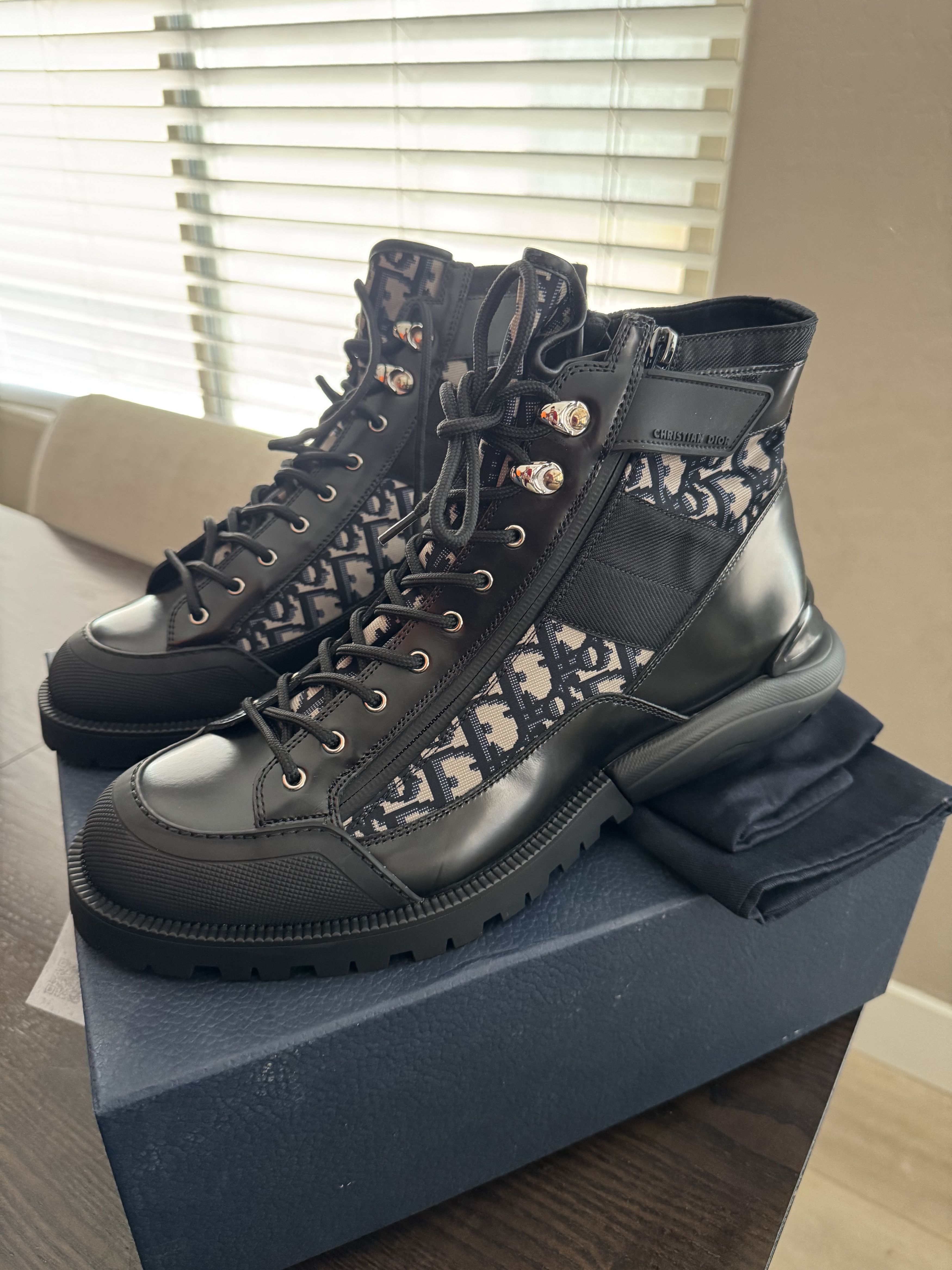 Dior Dior M Combat mid top boots Size US 12 / EU 45 - 2 Thumbnail