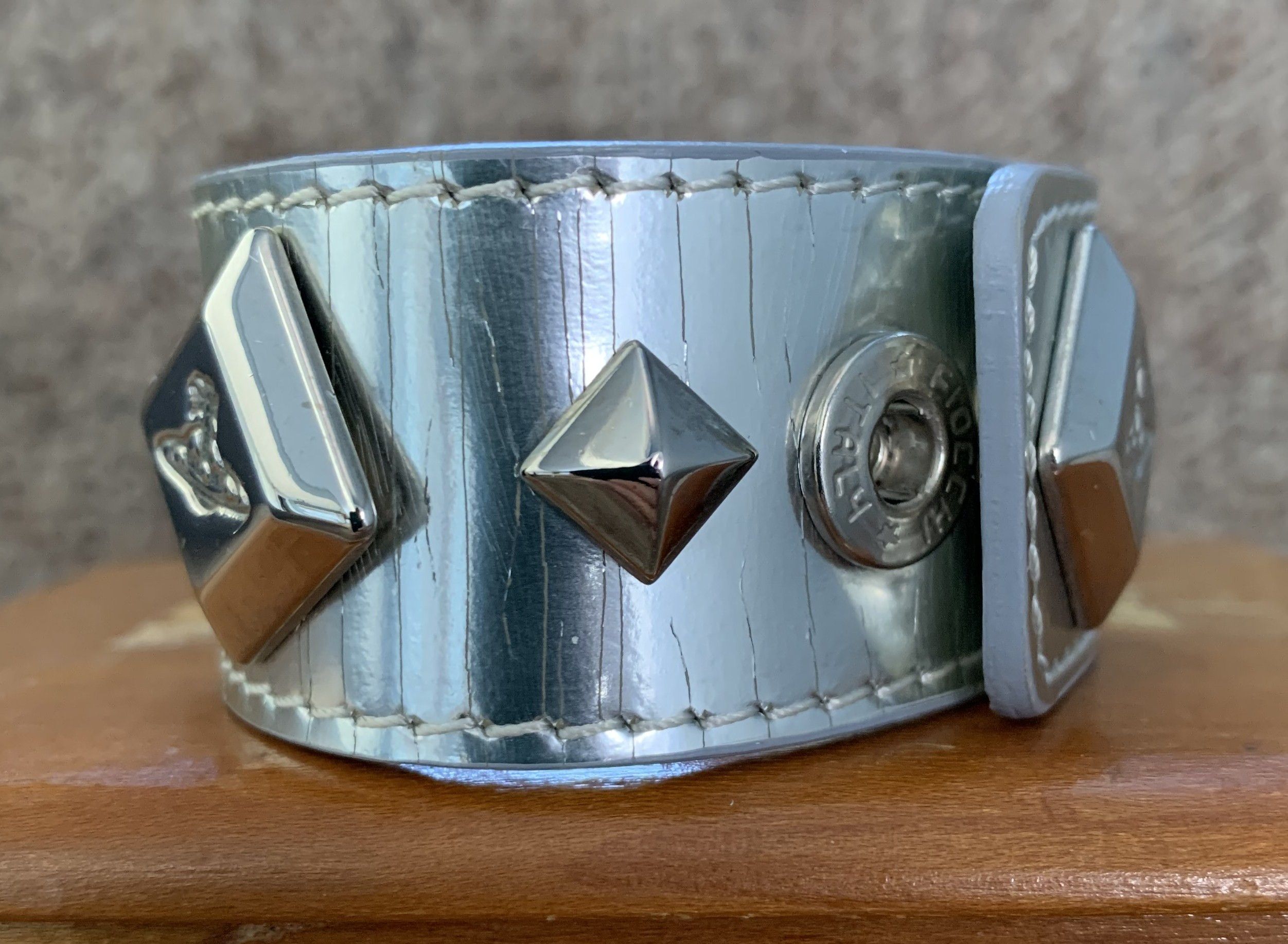 Vivienne Westwood Vivenne Westwood Studded Silver Leather Orb Bracelet Size ONE SIZE - 6 Thumbnail