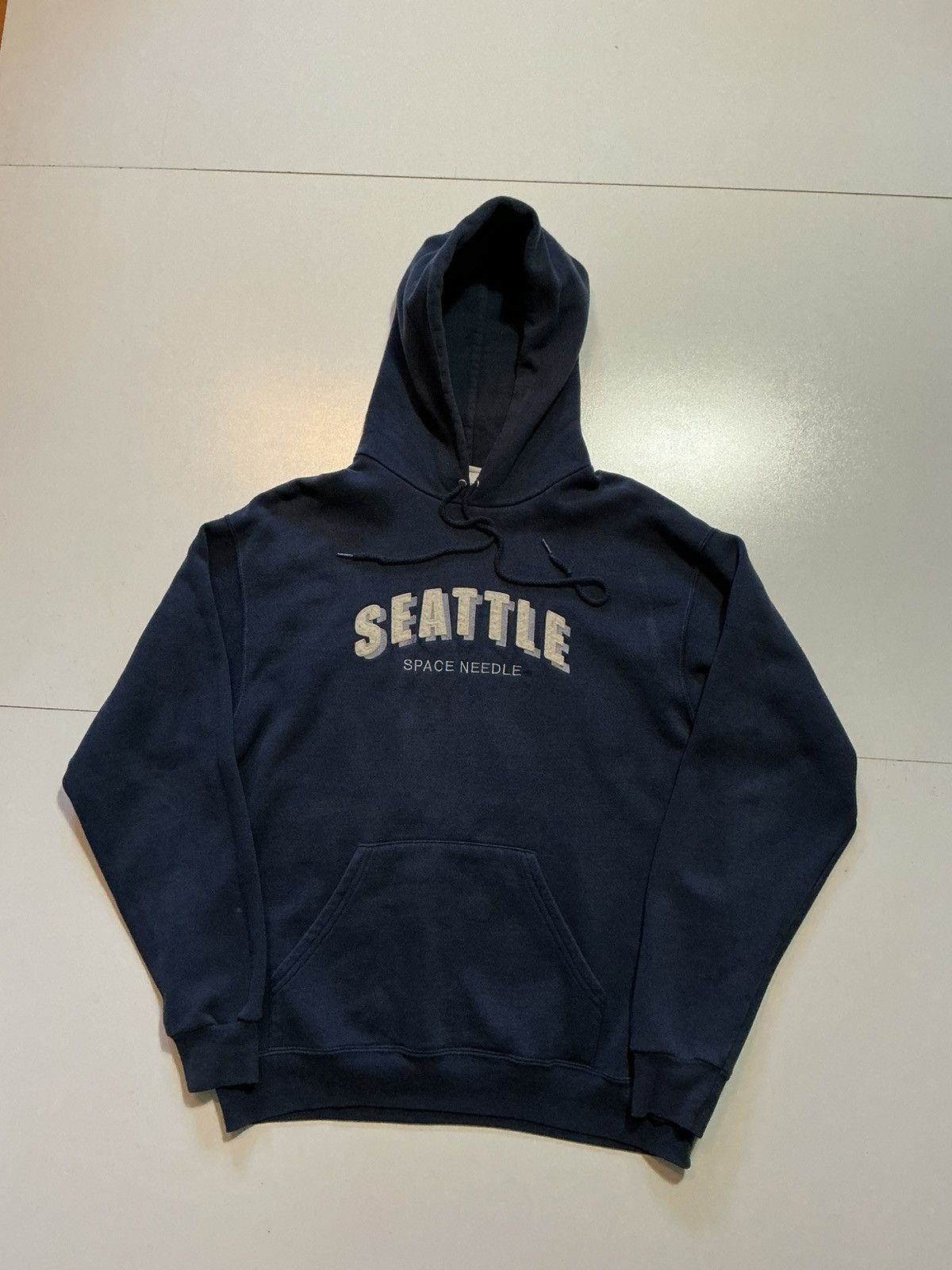 Vintage Vintage Seattle Space Needle Navy Souvenir Pullover Hoodie Size US L / EU 52-54 / 3 - 1 Thumbnail