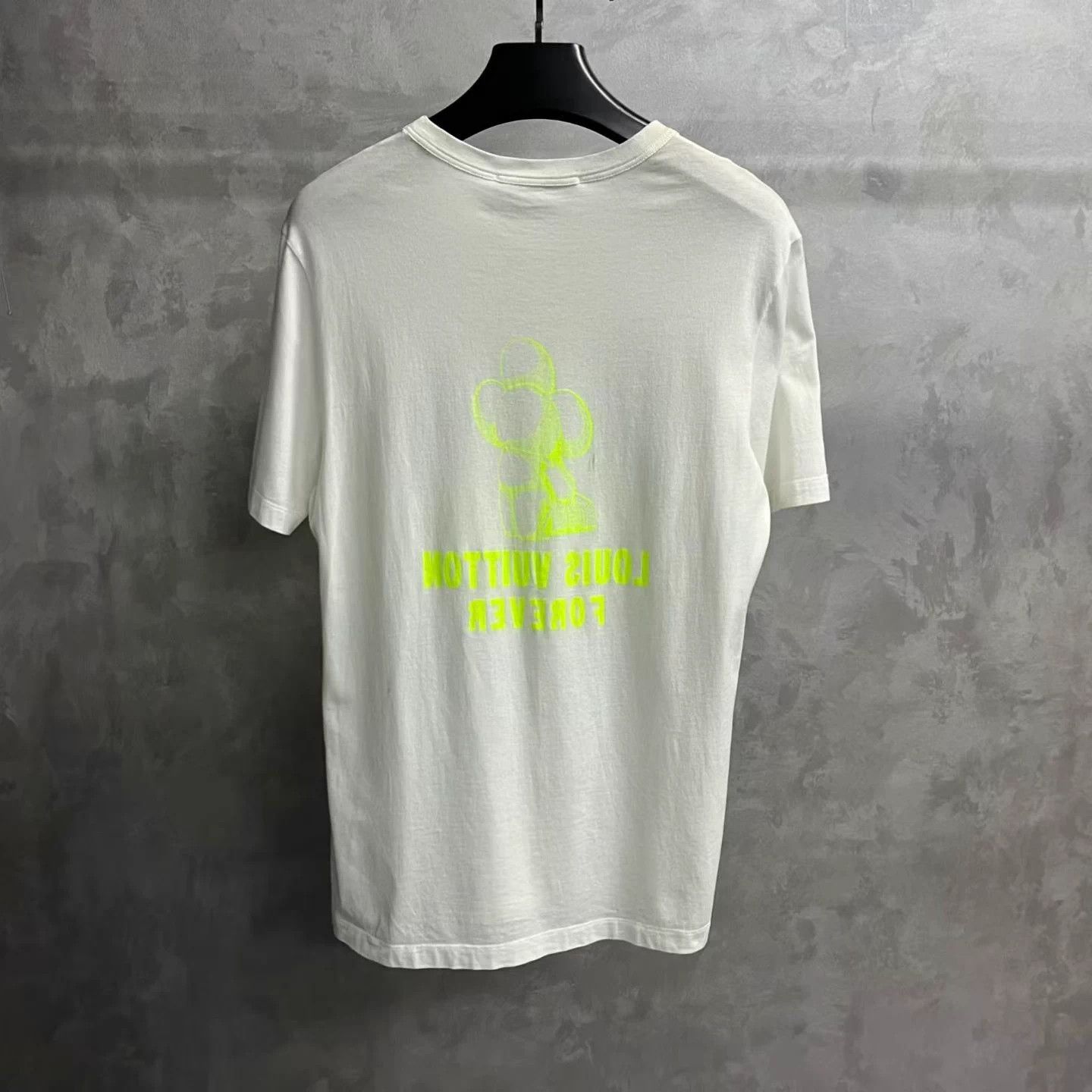 Louis Vuitton Louis Vuitton White Print Crewneck Short Sleeve Tee Size L Size US L / EU 52-54 / 3 - 2 Thumbnail