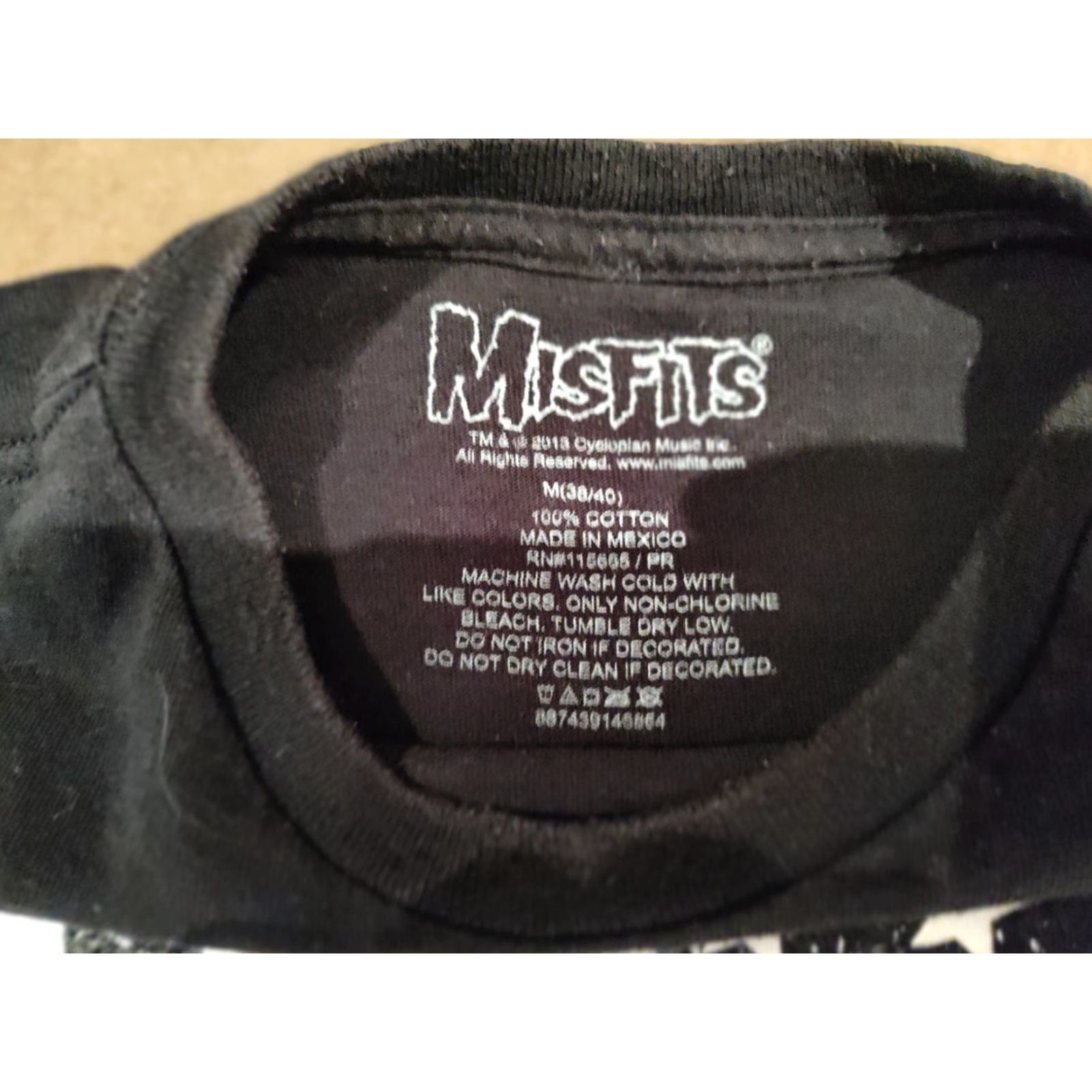 Vintage Misfits T Shirt Adult Medium Black Skull Flag Mens Punk Rock Fiend Skull Shirt Short Sleeve Crew Neck Vintage? No (Brand: Misfits) Size US M / EU 48-50 / 2 - 6 Thumbnail