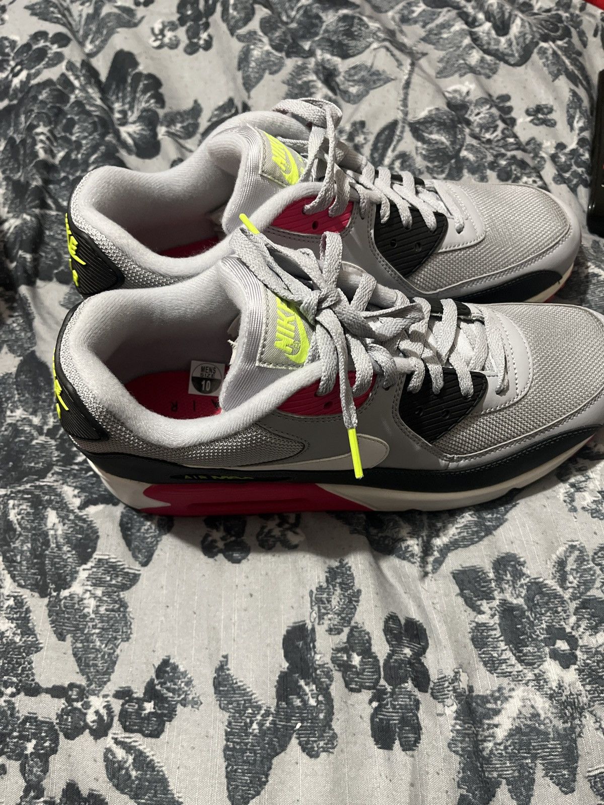 Nike Air max 90 wolf grey /white rush pink Size US 10 / EU 43 - 3 Thumbnail