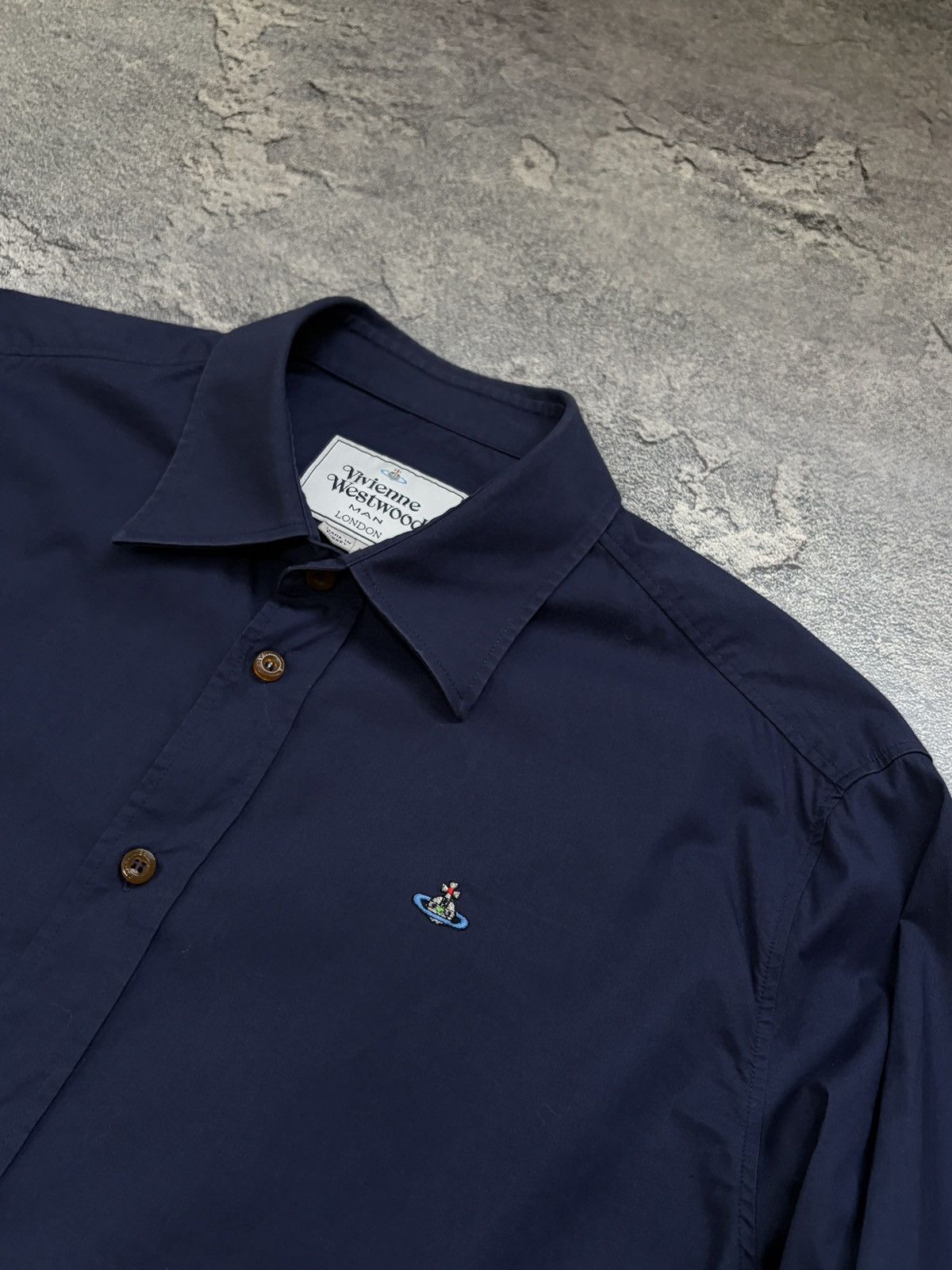Vivienne Westwood Vivienne Westwood Embroidered Orb Logo LS Shirt 54 Size US XL / EU 56 / 4 - 3 Thumbnail