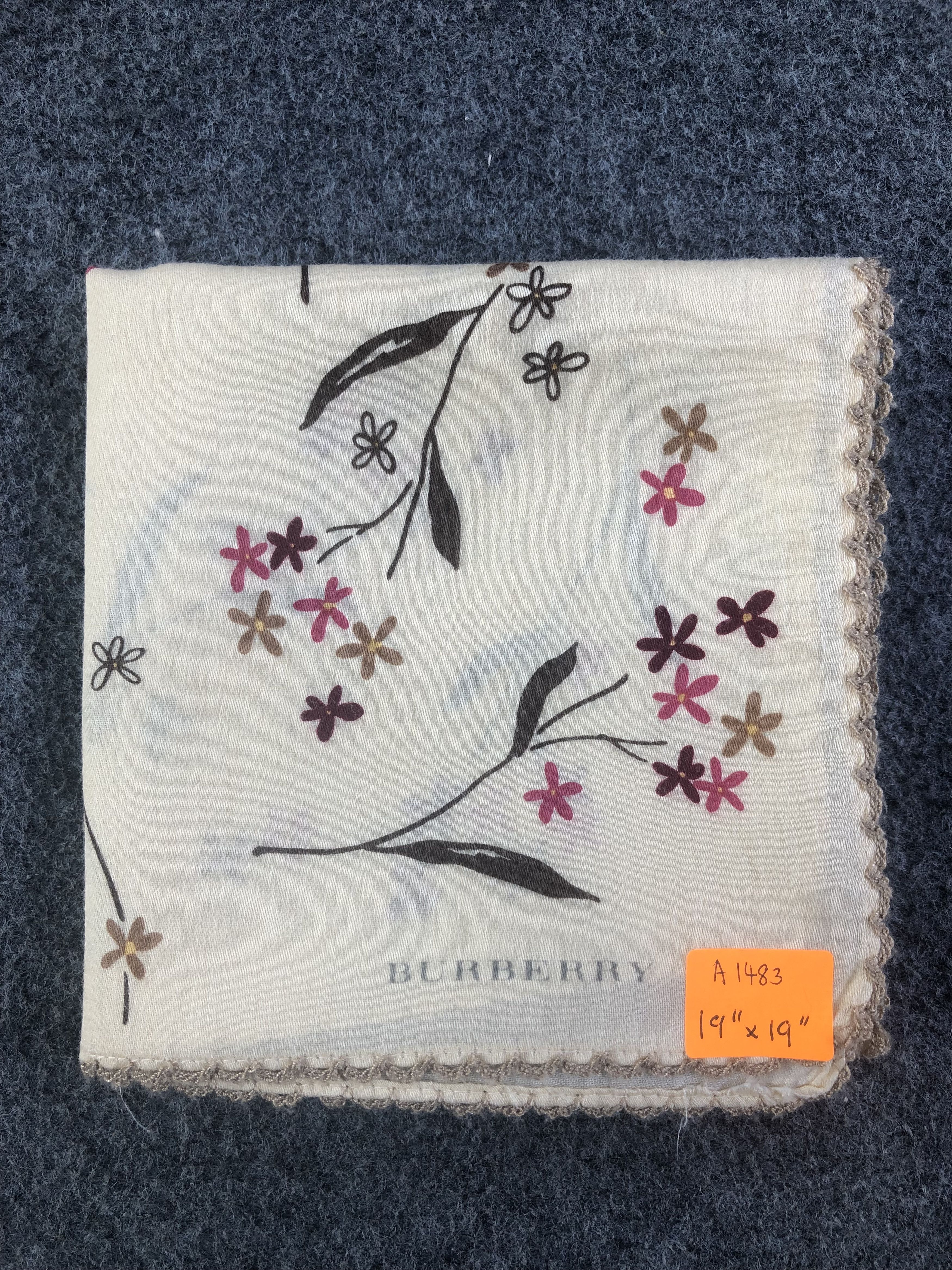 Burberry Burberry Handkerchief / Bandana / Neckerchief Size ONE SIZE - 6 Thumbnail