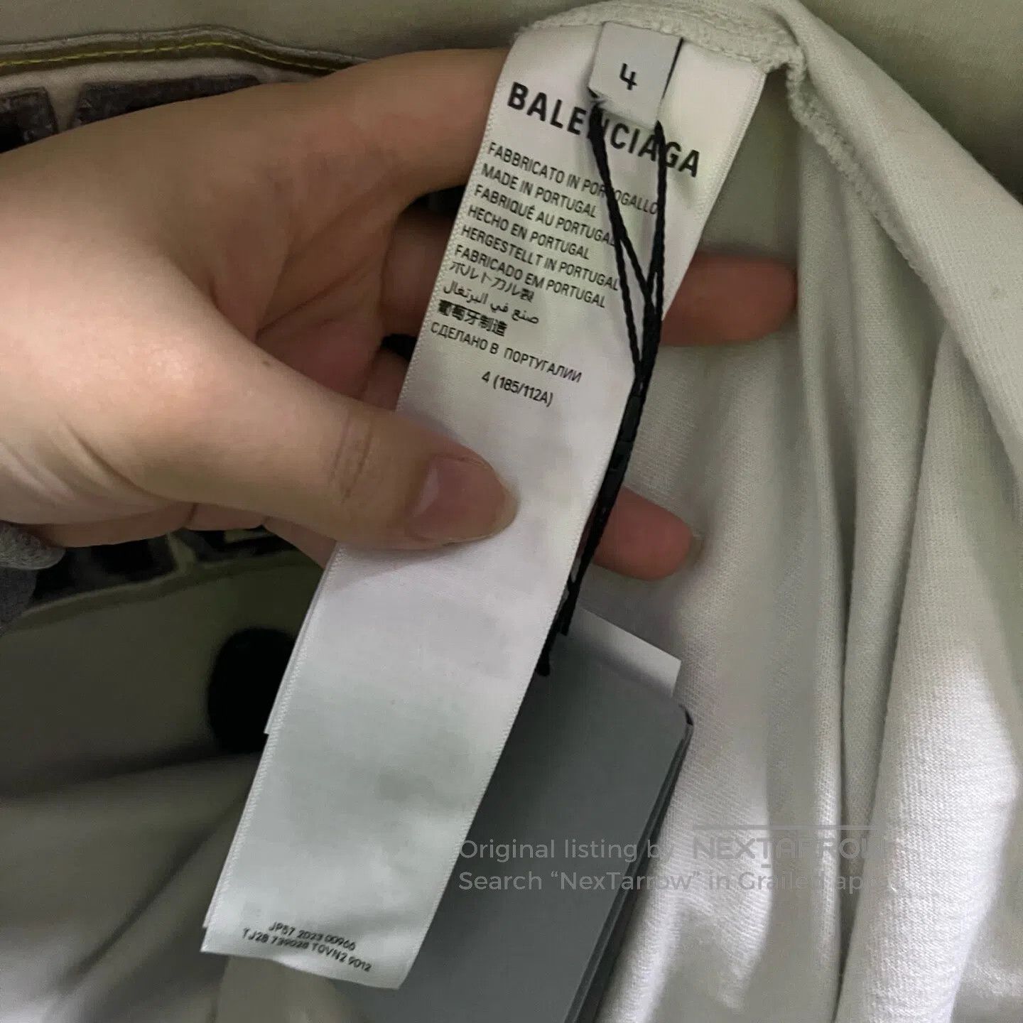 Balenciaga Balenciaga Beige letter embroidered badge, round-neck shor Size US S / EU 44-46 / 1 - 6 Thumbnail